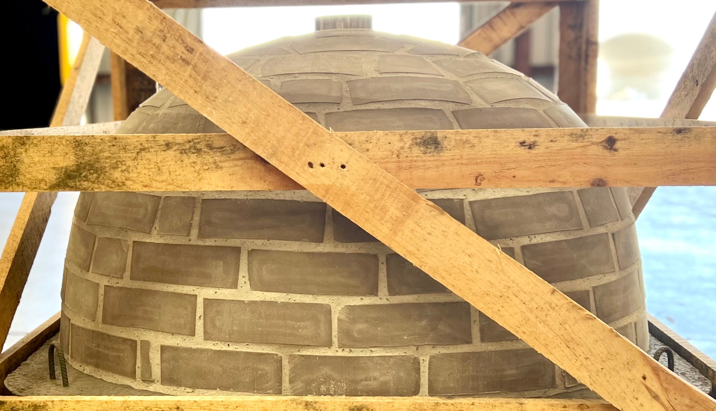 Premium Lume Largo Tudo Hybrid Pizza Oven - Gas & Wood Fired Outdoor Pizza Maker for Backyard, Patio & Camping - Perfect for Home Chefs & Outdoor Cooking Enthusiasts