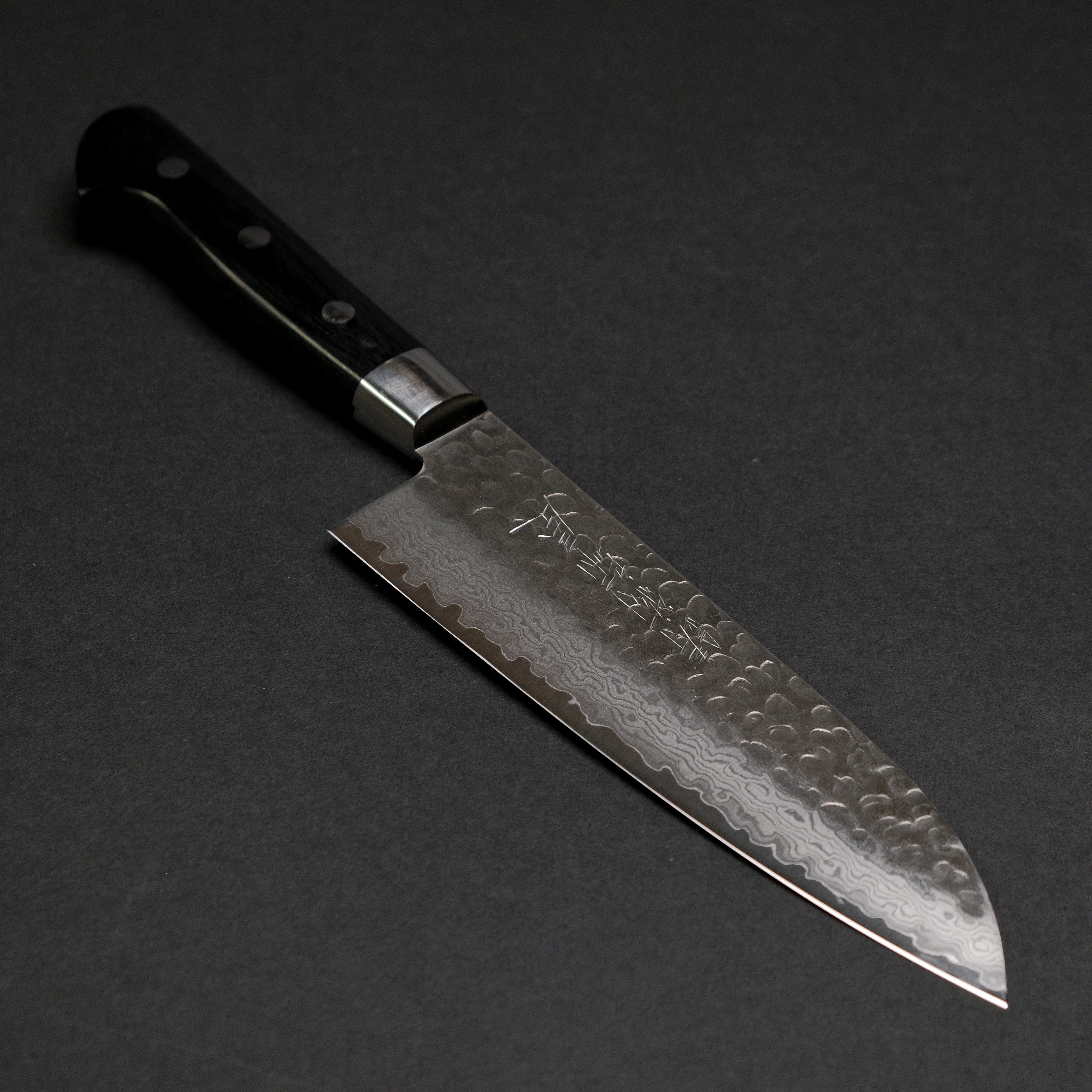 Hitohira Imojiya ST Tsuchime Damascus Santoku Knife with Pakka Wood Handle - Premium Japanese Kitchen Knife for Slicing, Dicing & Chopping Vegetables, Meat & Fish - Perfect for Home Chefs & Professional Cooks