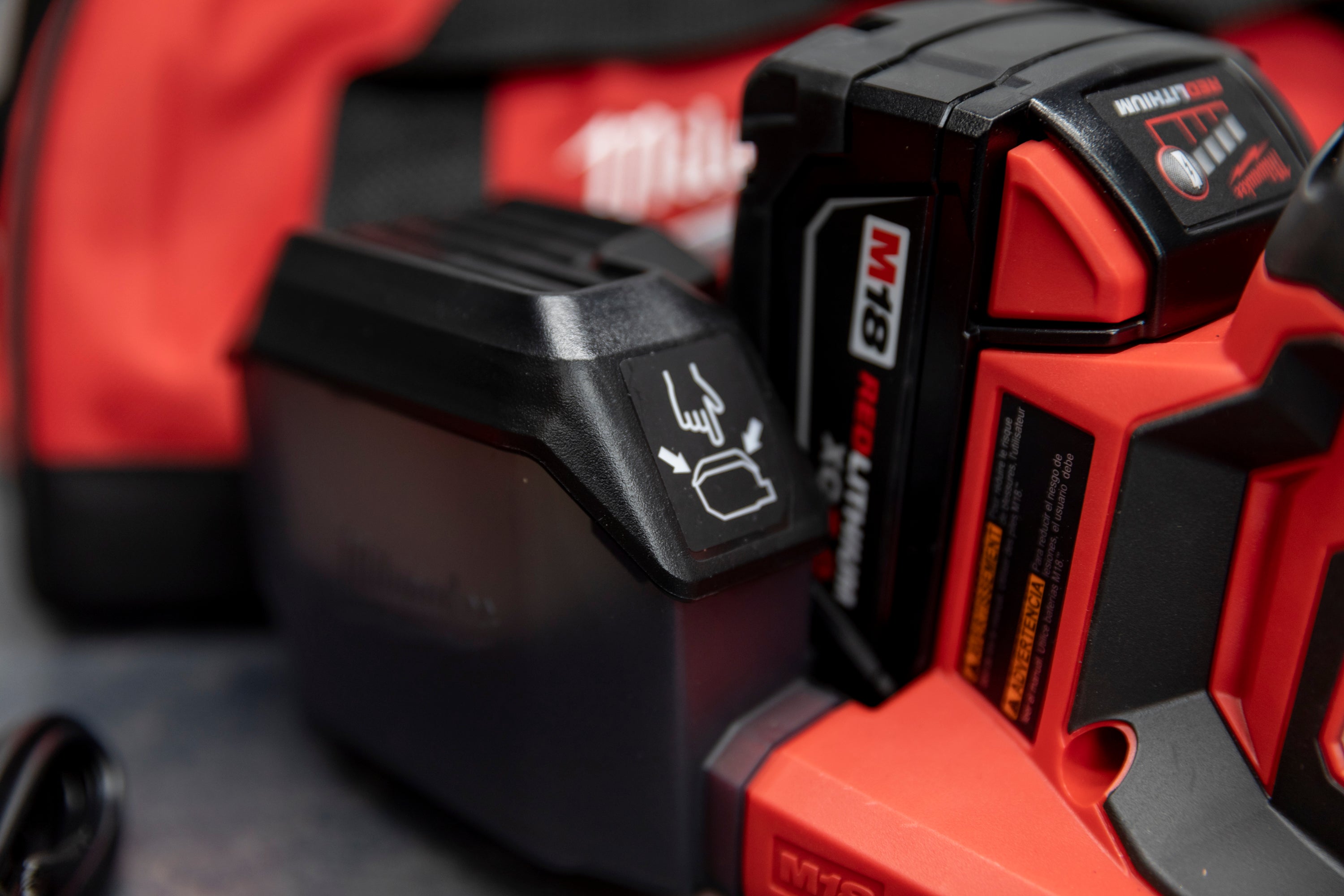 Milwaukee M18™ Random Orbital Sander - Cordless Electric Sander for Woodworking & Sanding Projects - Perfect for DIY, Furniture Refinishing & Auto Body Work