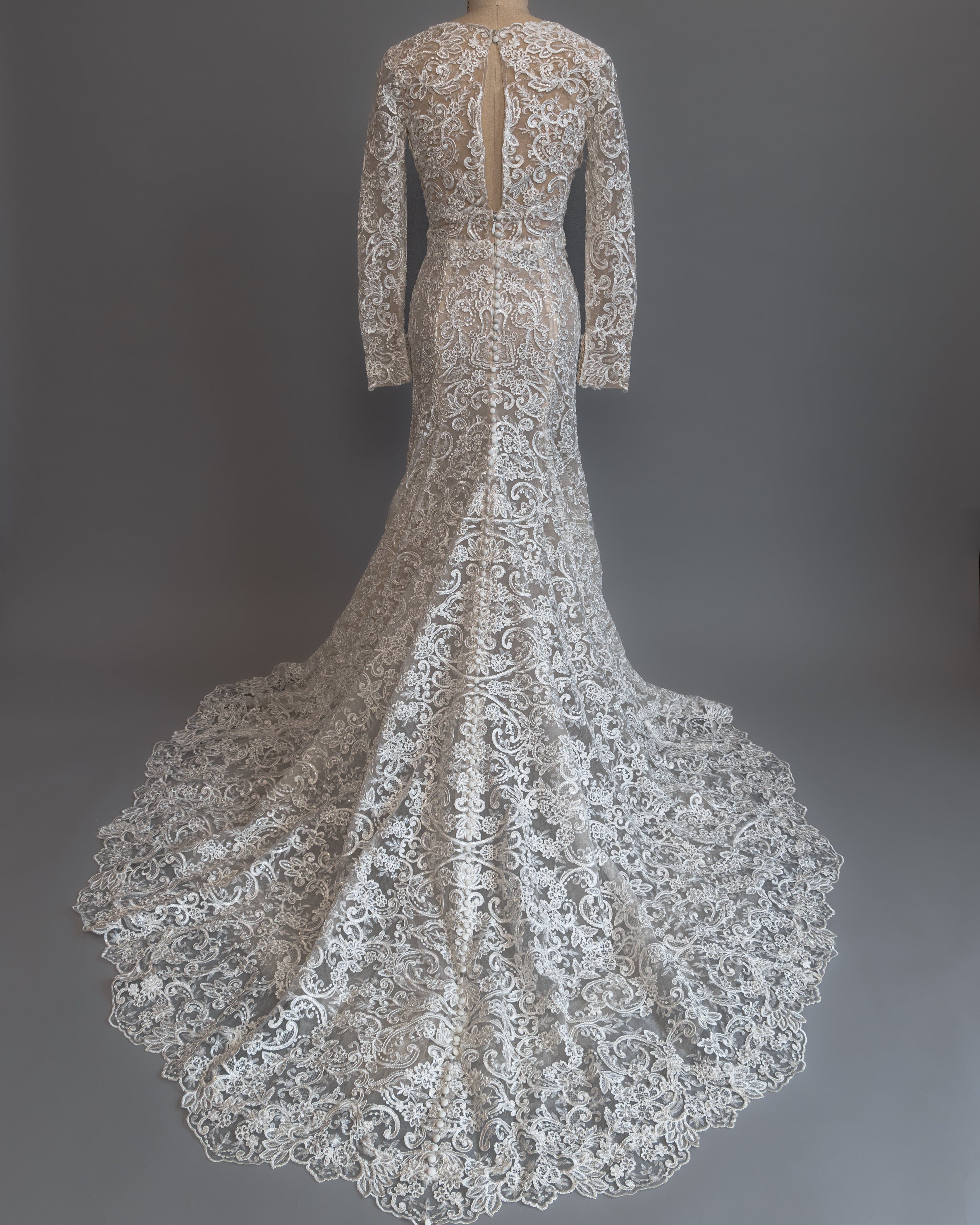 Monique Lhuillier Bliss BL20202 Wedding Dress Size 12 - Perfect for Bridal Showers, Beach Weddings & Formal Ceremonies