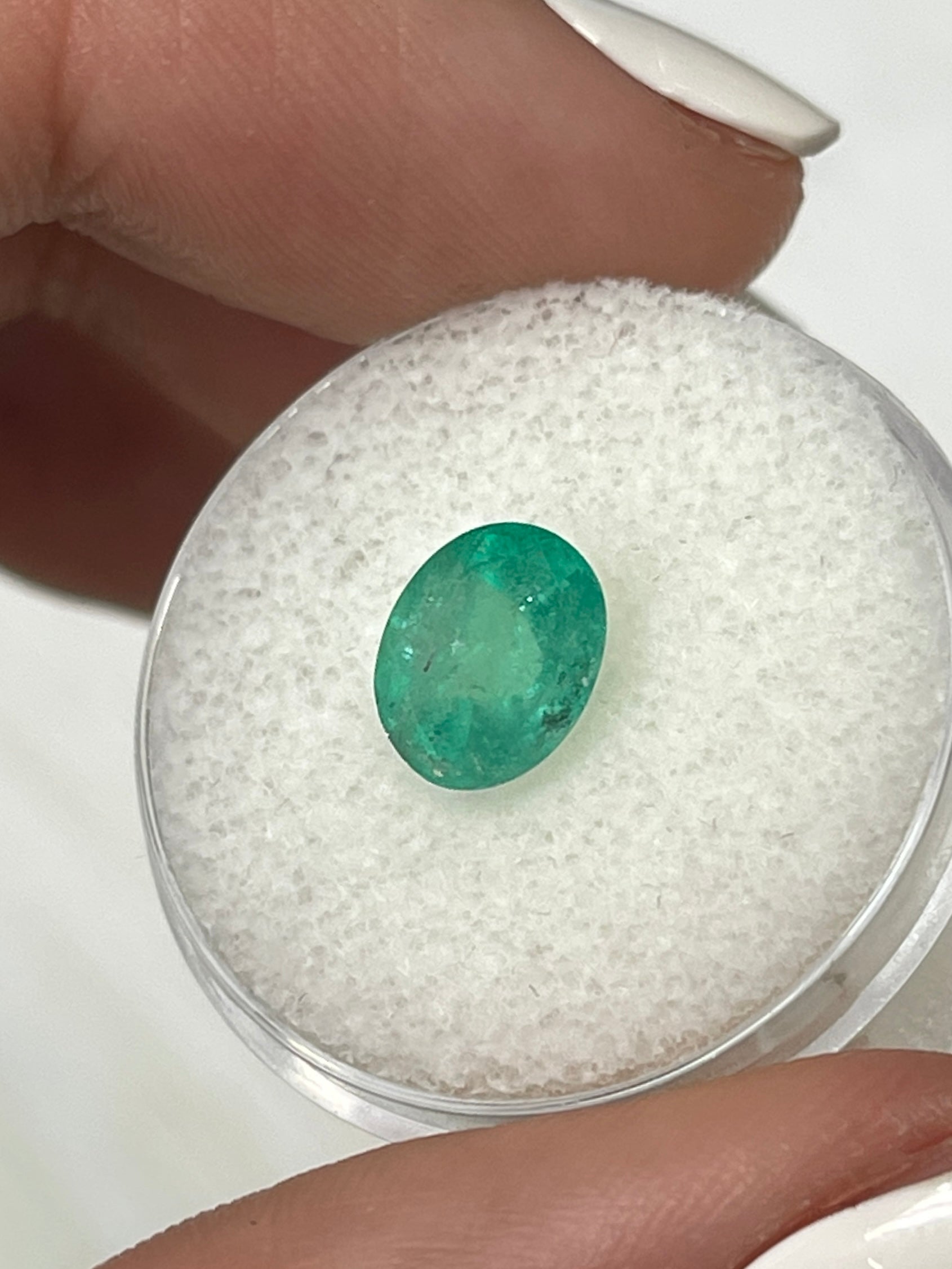 1.93 Carat Natural Green Colombian Loose Emerald Oval Cut Gemstone for Jewelry Making & Engagement Rings