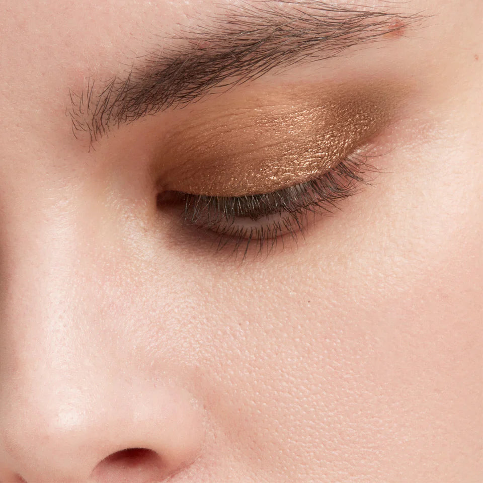 Long-Lasting Victoria Beckham Beauty EyeWear™ Cream Eyeshadow Stick - Smudge Proof & Waterproof for Day to Night Makeup Looks