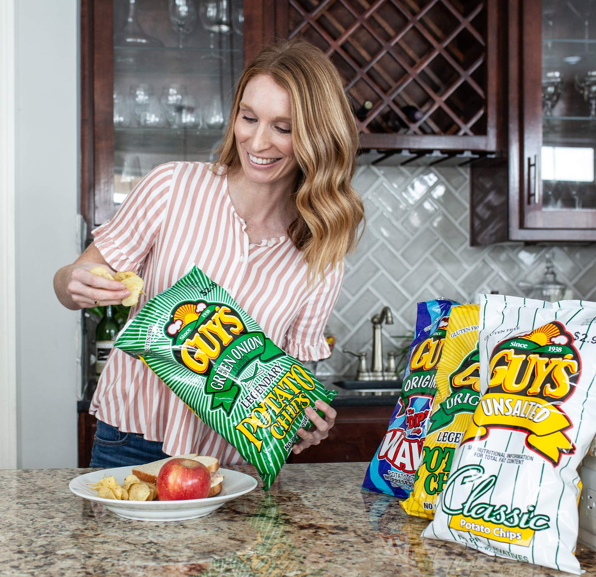 Sour Cream and Onion Potato Chips – Healthy Salty Snacks with Unique Spice Blend – Natural Gluten-Free Potato Chips – Pantry Essentials for Parties, Movie Nights & On-the-Go (8oz Bag, Pack of 15)