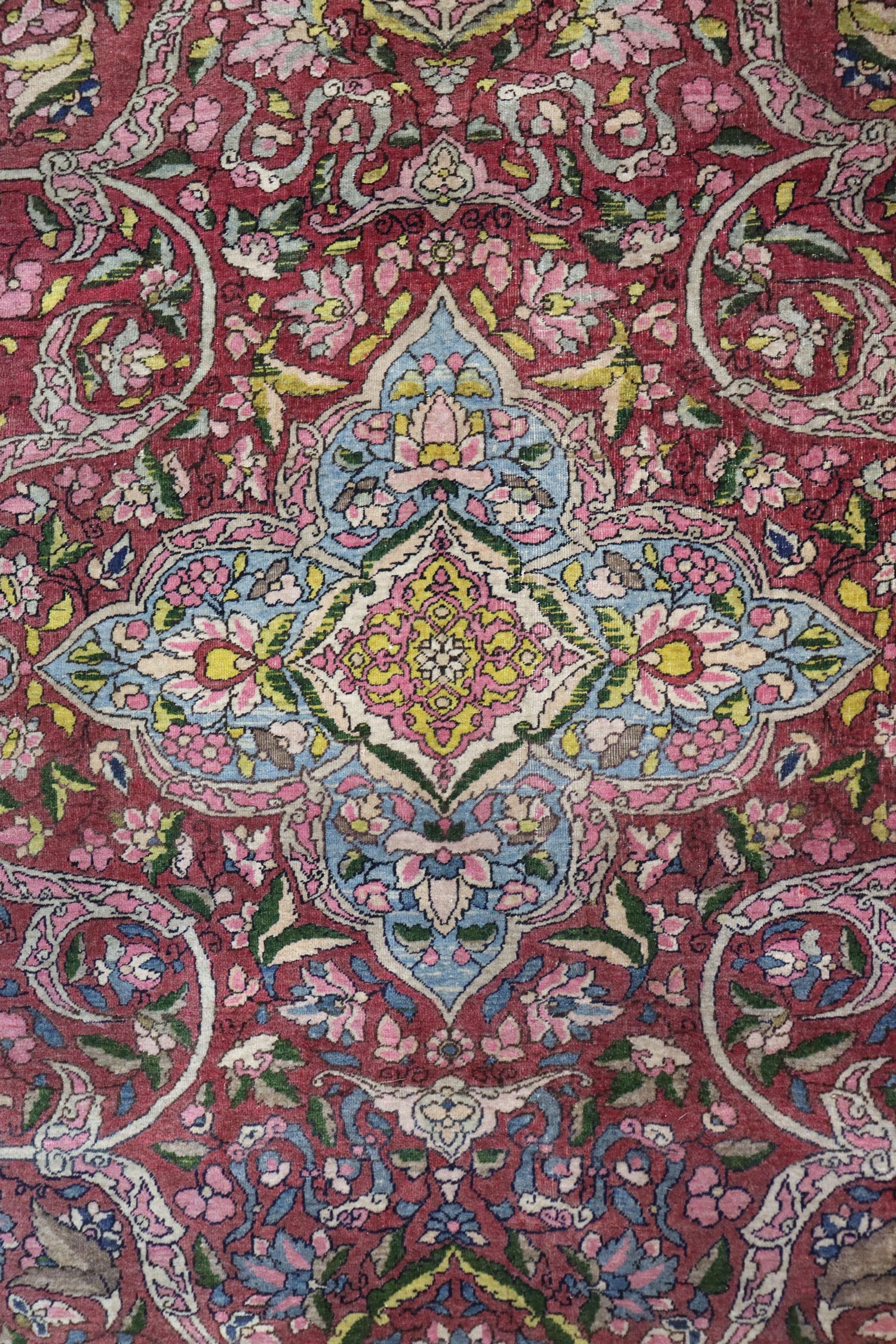 Antique Isphahan Handwoven Traditional Persian Rug - J67187 - Perfect for Living Room, Bedroom & Home Decor