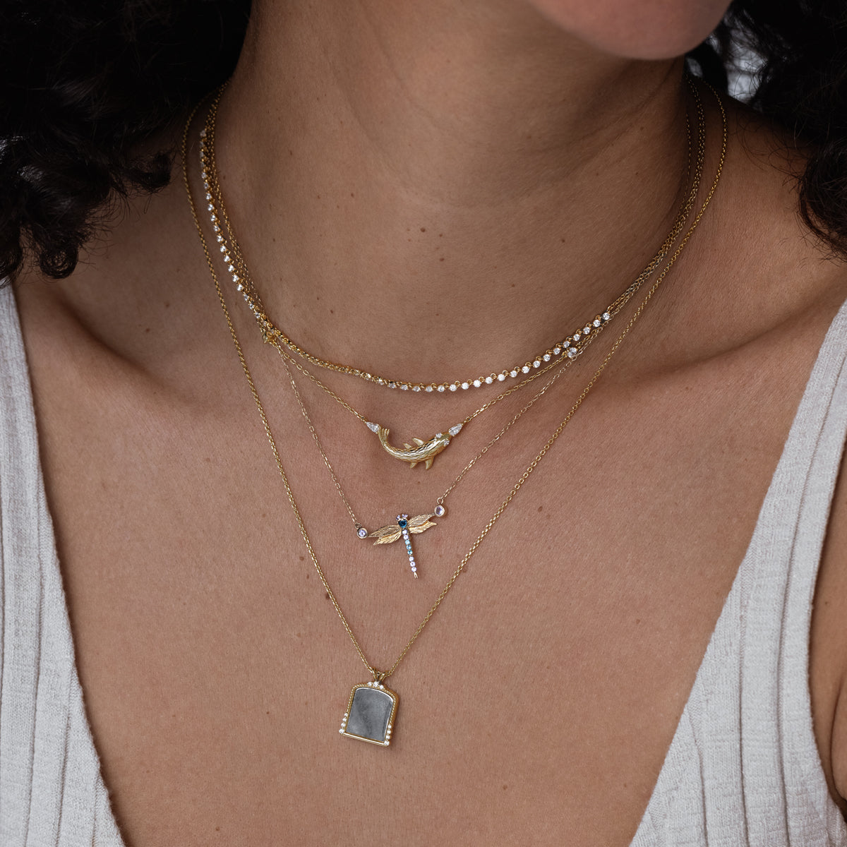 Exquisite Dragonfly Pendant Necklace for Women - Elegant Jewelry Gift for Her - Perfect for Birthdays, Anniversaries & Special Occasions