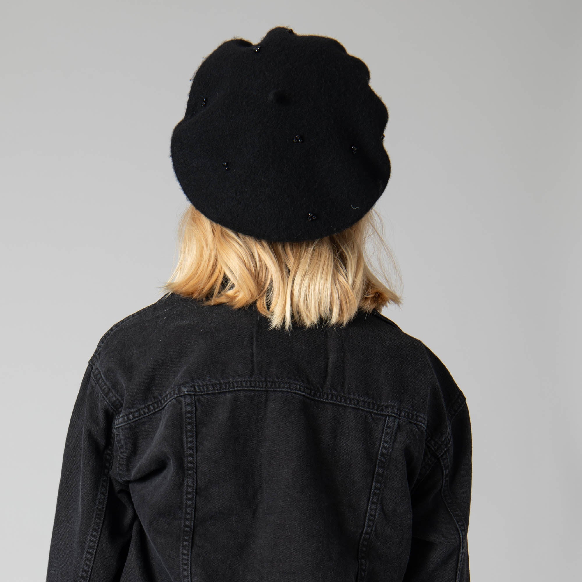 Stylish Touch of Glam Beret Hat for Women - Fashionable Winter Wool Cloche Cap for Outdoor Activities, Travel & Photoshoots