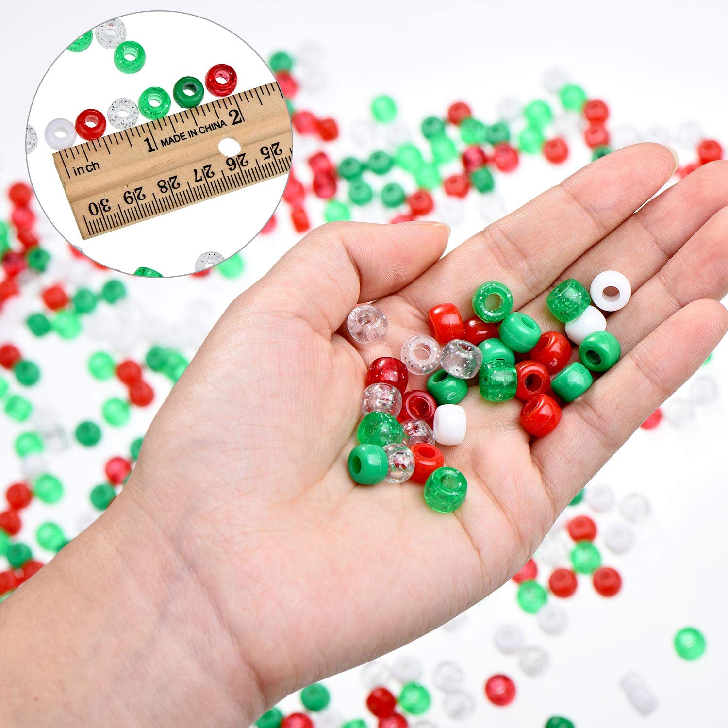 850pcs Christmas Glitter Pony Beads Plastic Craft Beads with Storage Box for DIY Jewelry Making, Holiday Ornaments & Home Decor - Perfect for Christmas Crafts, Gift Wrapping & Party Decorations