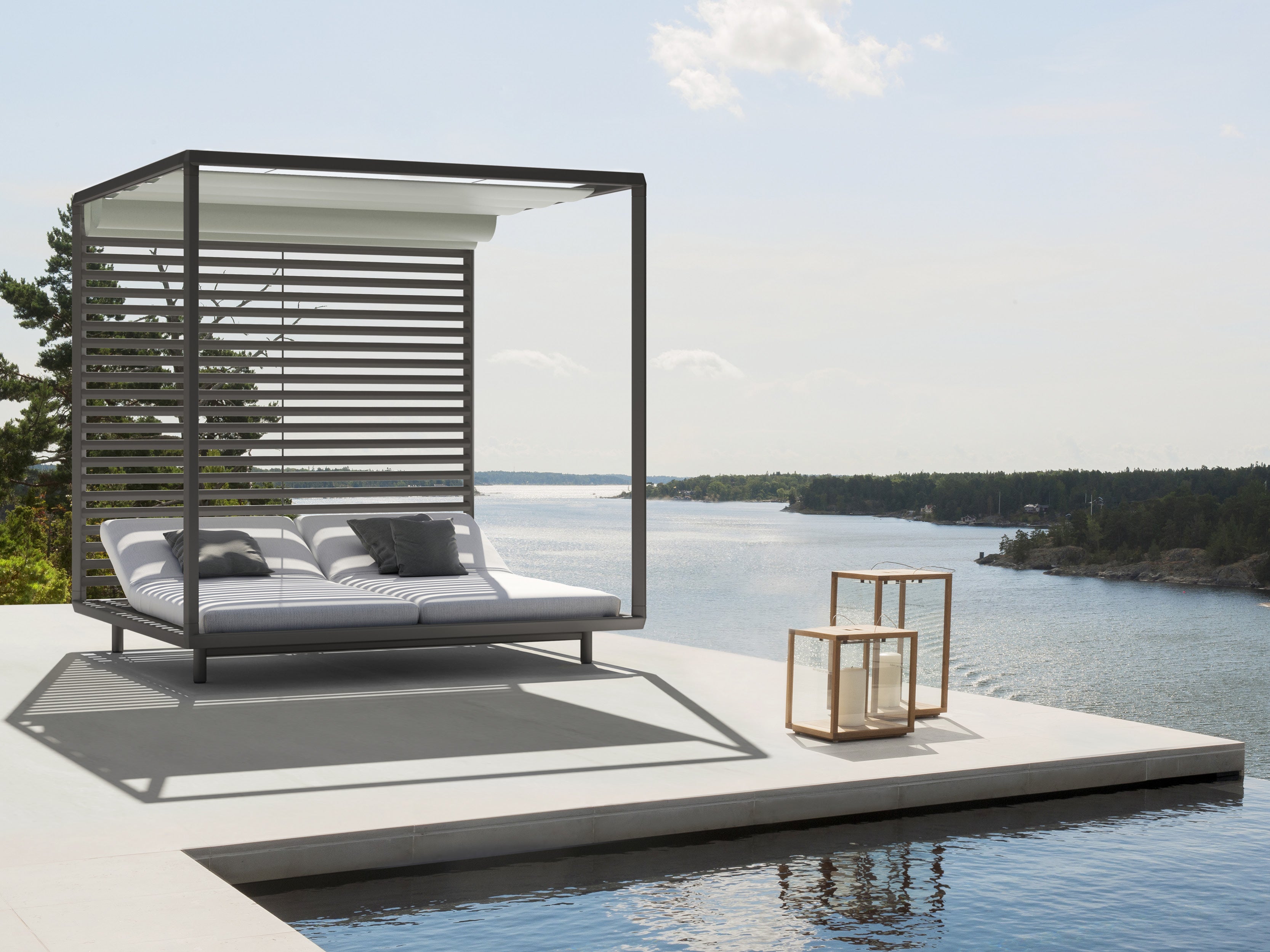 Luxury Pavilion Day Bed - Outdoor Patio Lounger for Relaxing in Garden, Poolside, or Backyard - Perfect for Sunbathing and Lounging