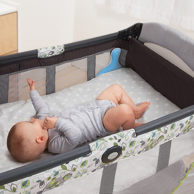 Munchkin LullaVibe Soothing Vibrating Pad for Babies - Helps Calm & Soothe Infant Sleep, Rechargeable Baby Mattress Vibrator for Cribs, Bassinets & Strollers - Perfect for Newborns & Colicky Babies