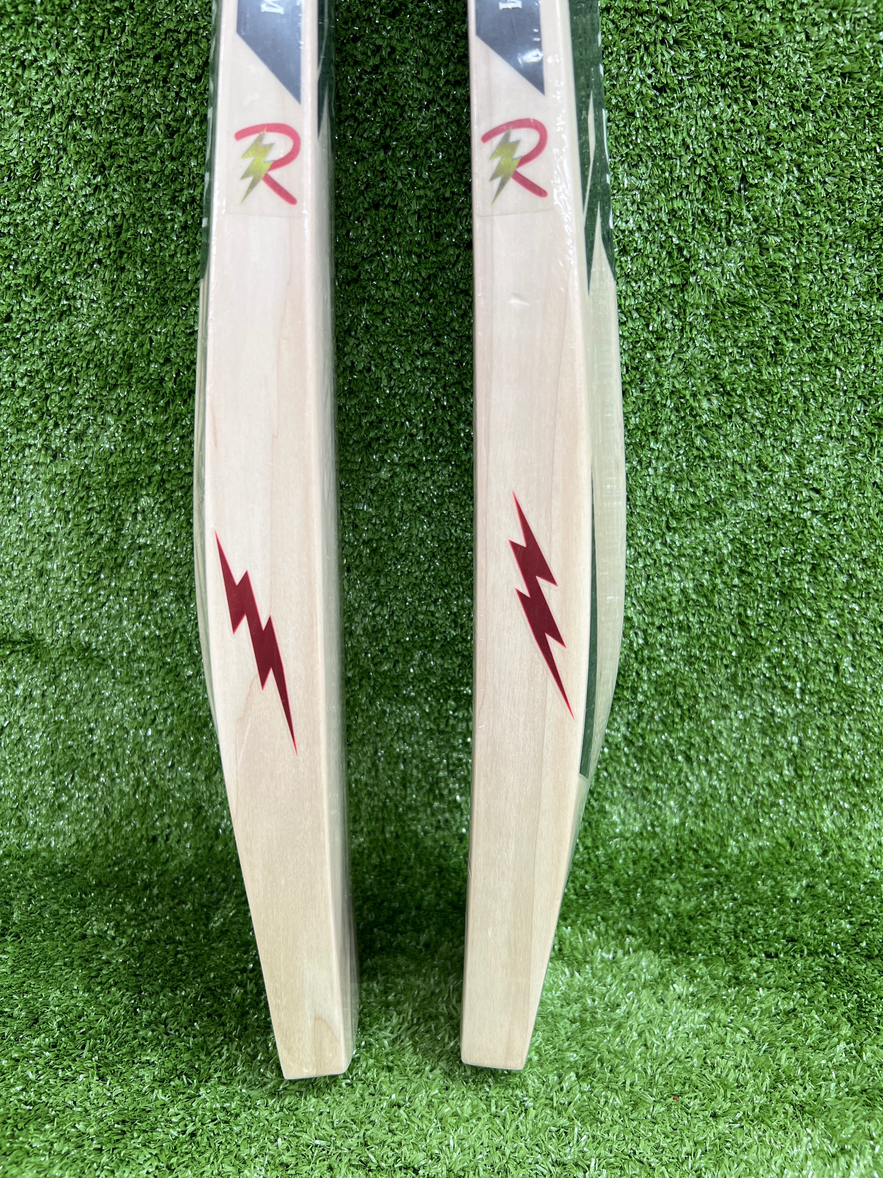 Premium English Willow Cricket Bat for Players - Lightweight & Durable for Matches & Practice | Perfect for Professional & Amateur Cricket Players