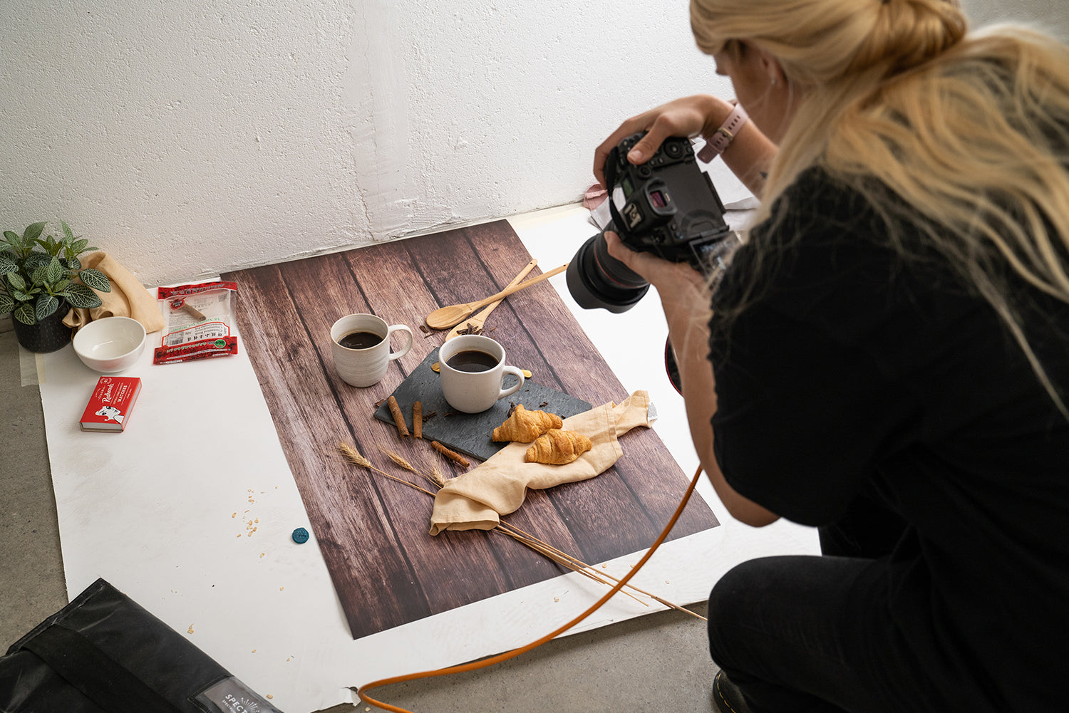 56cm x 87cm Earth Tone Flat Lay Instagram Backdrop - Perfect for Product Photography, Blogging & Social Media Content Creation