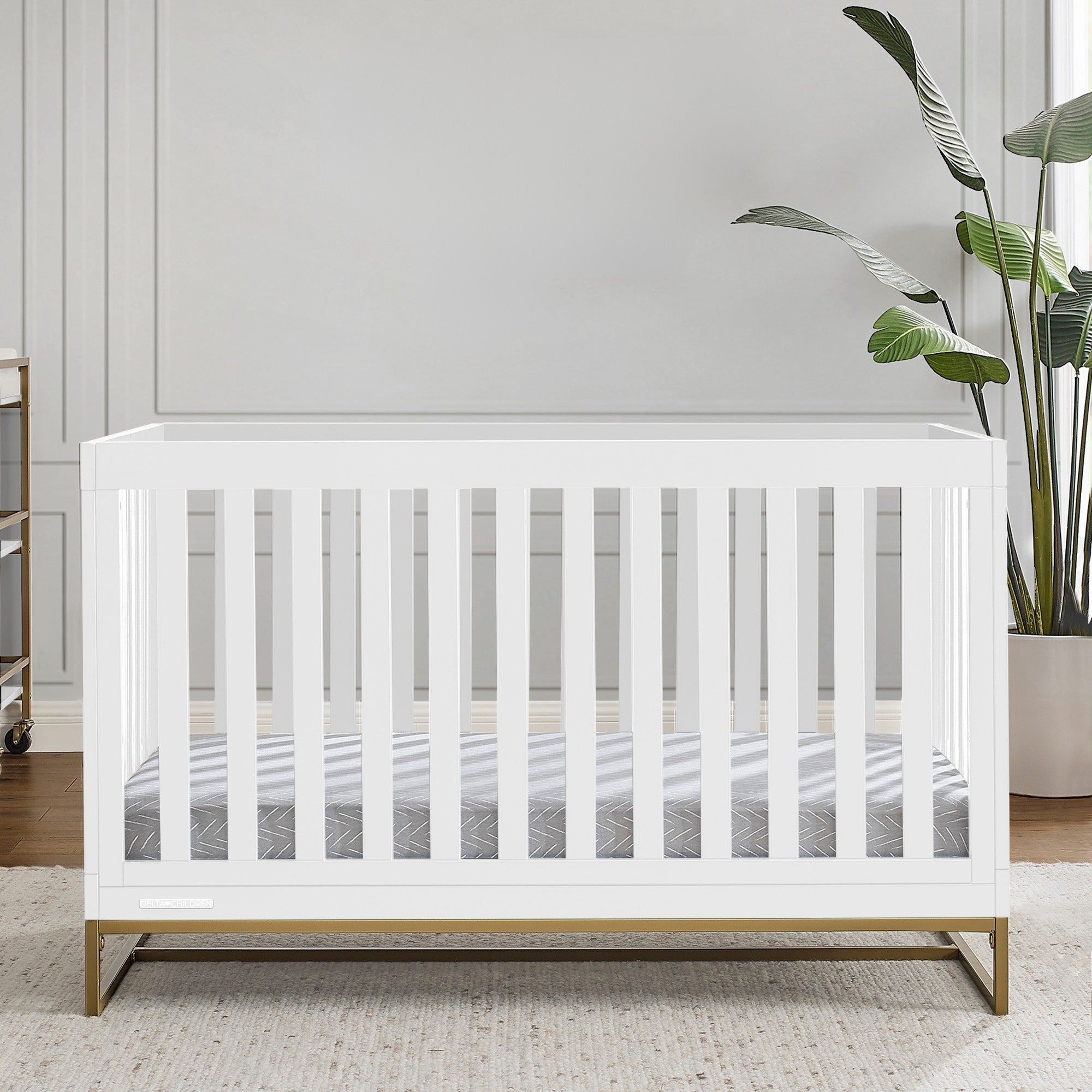 Convertible Jade 4-in-1 Baby Crib - Nursery Bed with Toddler Rail, Daybed & Full-Size Frame | Perfect for Newborns to Teens, Modern Nursery & Bedroom Decor