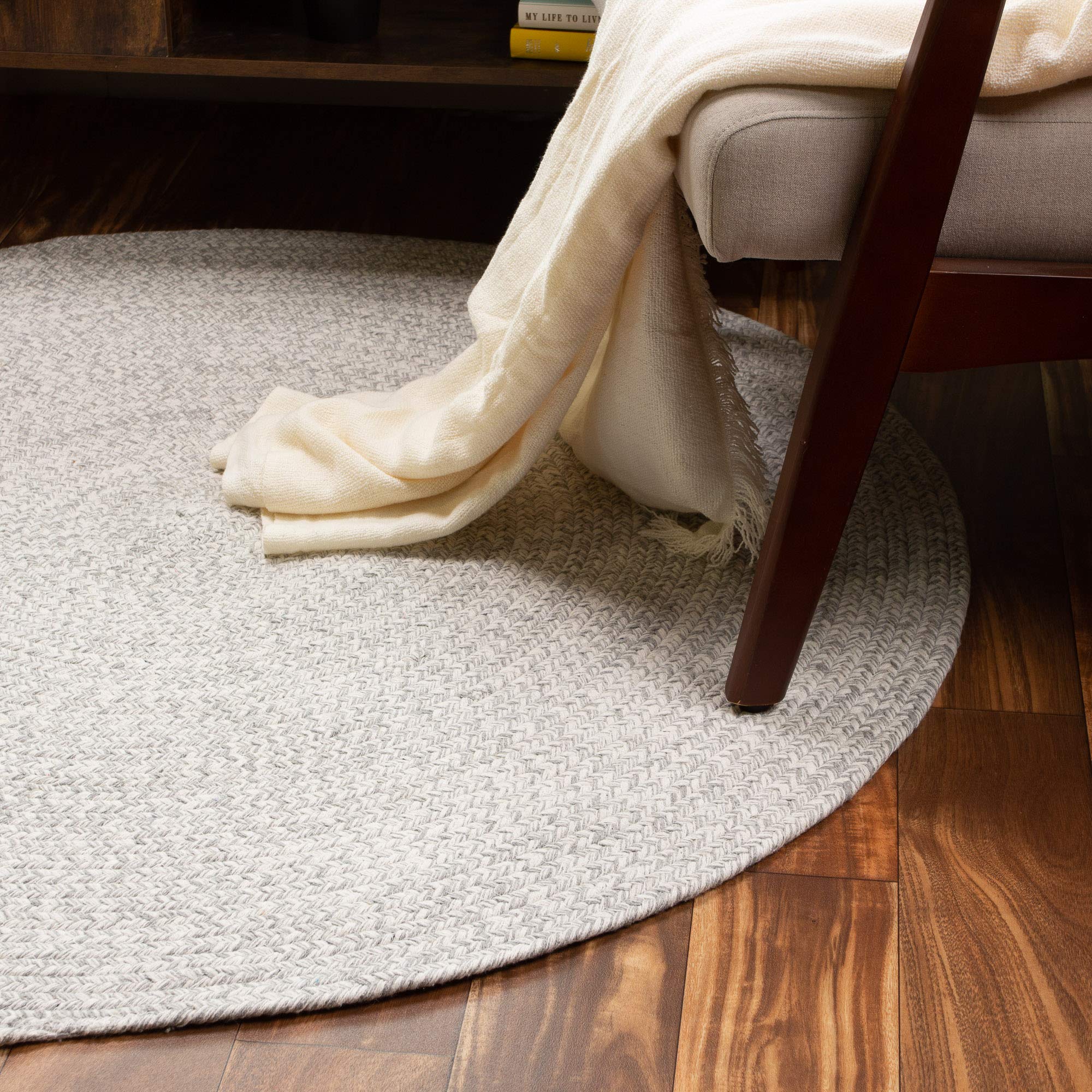 Super Soft Braided Farmhouse Area Rug - Reversible Cotton Kitchen Carpet in Gray & White, 6' Round - Perfect for Living Room, Bedroom & Dining Room Decor