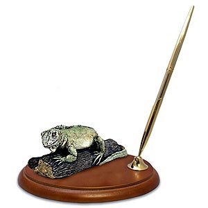Funny Iguana Pen Holder - Cute Desktop Organizer for Office & School Supplies - Perfect Gift for Reptile Lovers & Stationery Enthusiasts - Great for Desk Decor, Home Office, Classroom & Workspace Organization