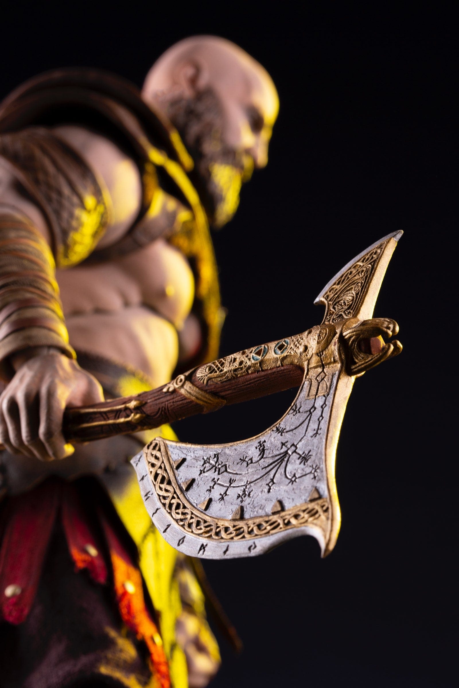 God of War Kratos 1/6 Scale Deluxe Action Figure - Exclusive Collectible for Gamers & Fans - Perfect for Display, Gaming Room Decor, and Cosplay Props