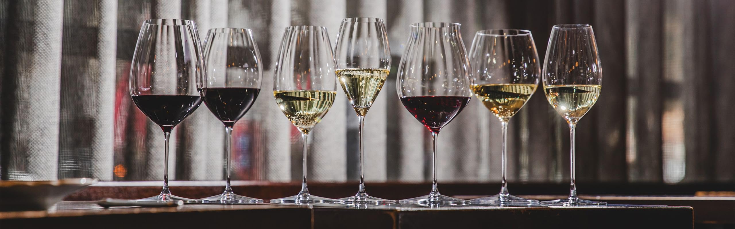 Riedel Performance Shiraz Wine Glass Set - Premium Crystal Red Wine Glasses for Shiraz & Bold Reds - Perfect for Dinner Parties, Wine Tasting & Gift Giving