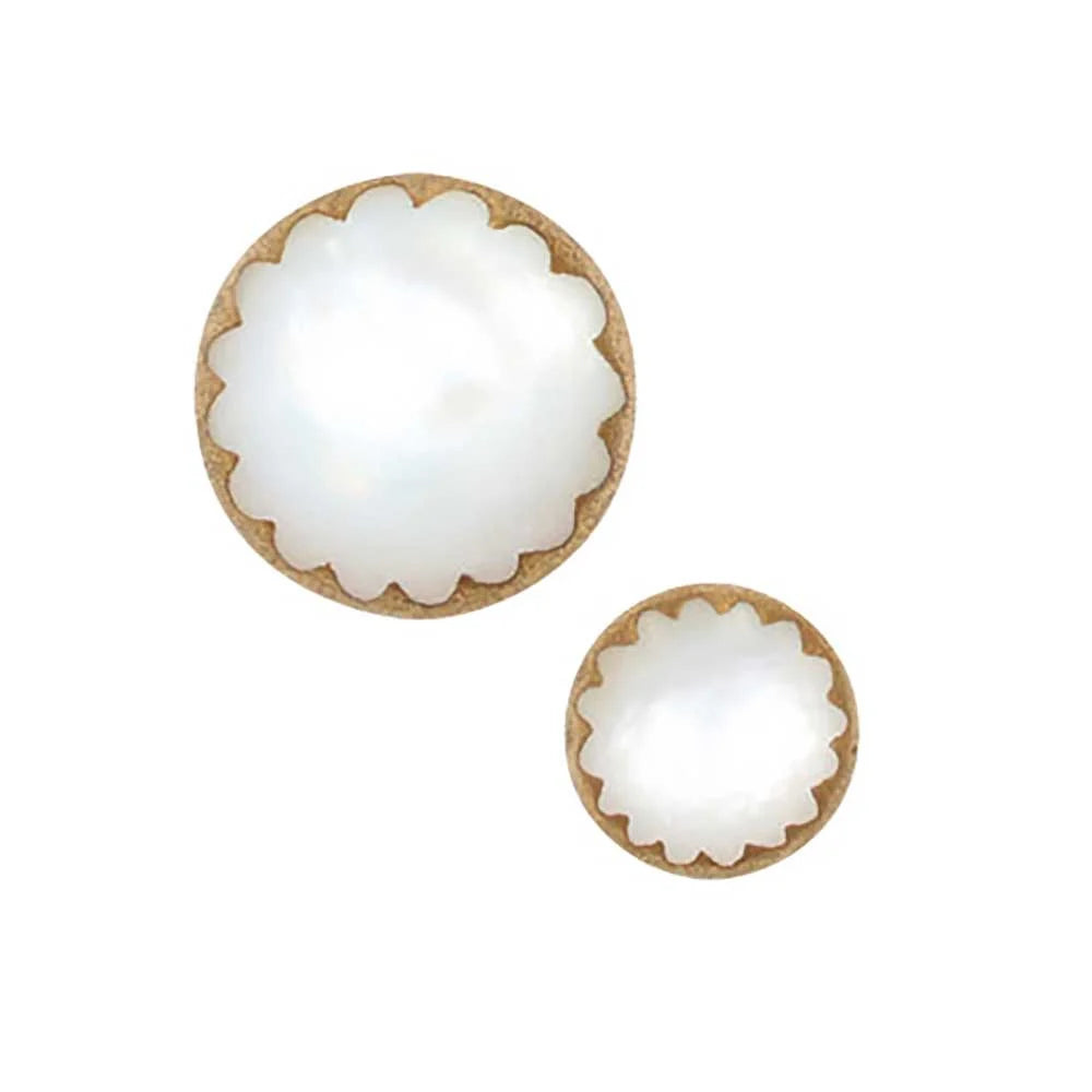 Handcrafted Maki-e Urushi Lacquer Pendant Necklace with White South Sea Pearl Shell - Traditional Japanese Lacquer Jewelry for Women, Elegant Gift for Special Occasions