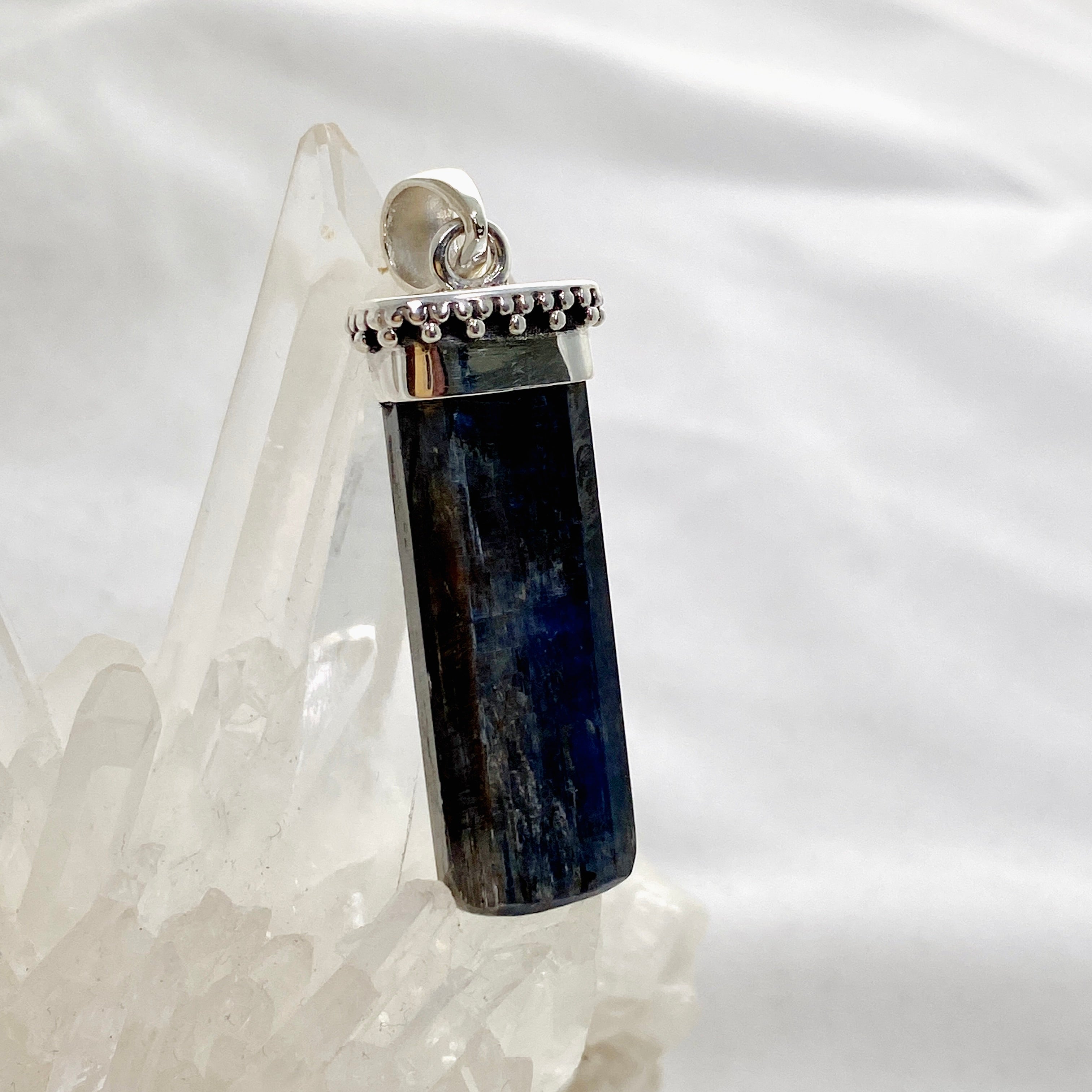 Blue Kyanite Crystal Pendant Necklace - Natural Healing Stone Jewelry KPGJ4621 for Meditation, Energy Balancing & Spiritual Protection