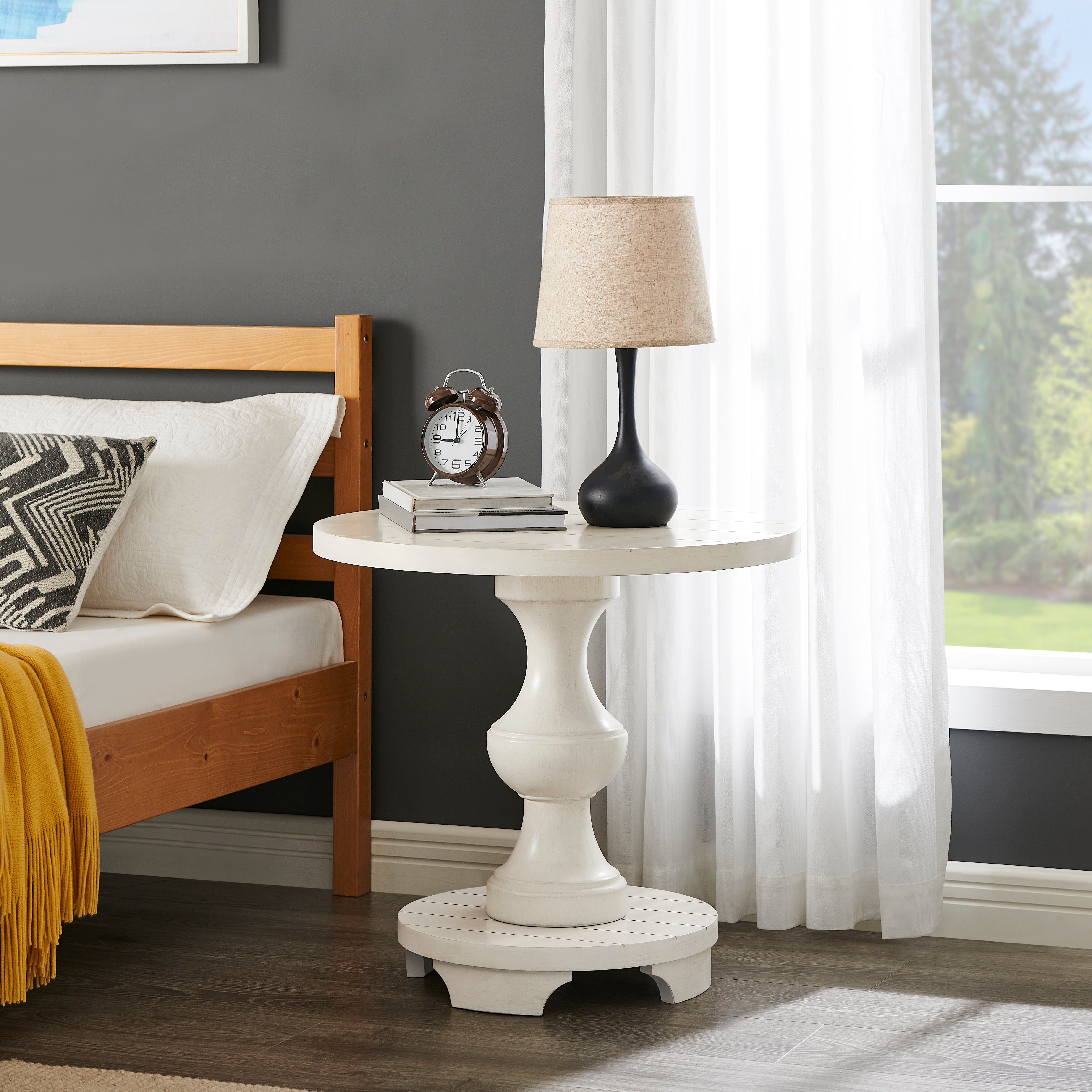 Roundhill Furniture Caesar Traditional Round Pedestal End Table - Classic Wood Side Table for Living Room, Bedroom & Office - Perfect for Coffee, Lamps & Decor