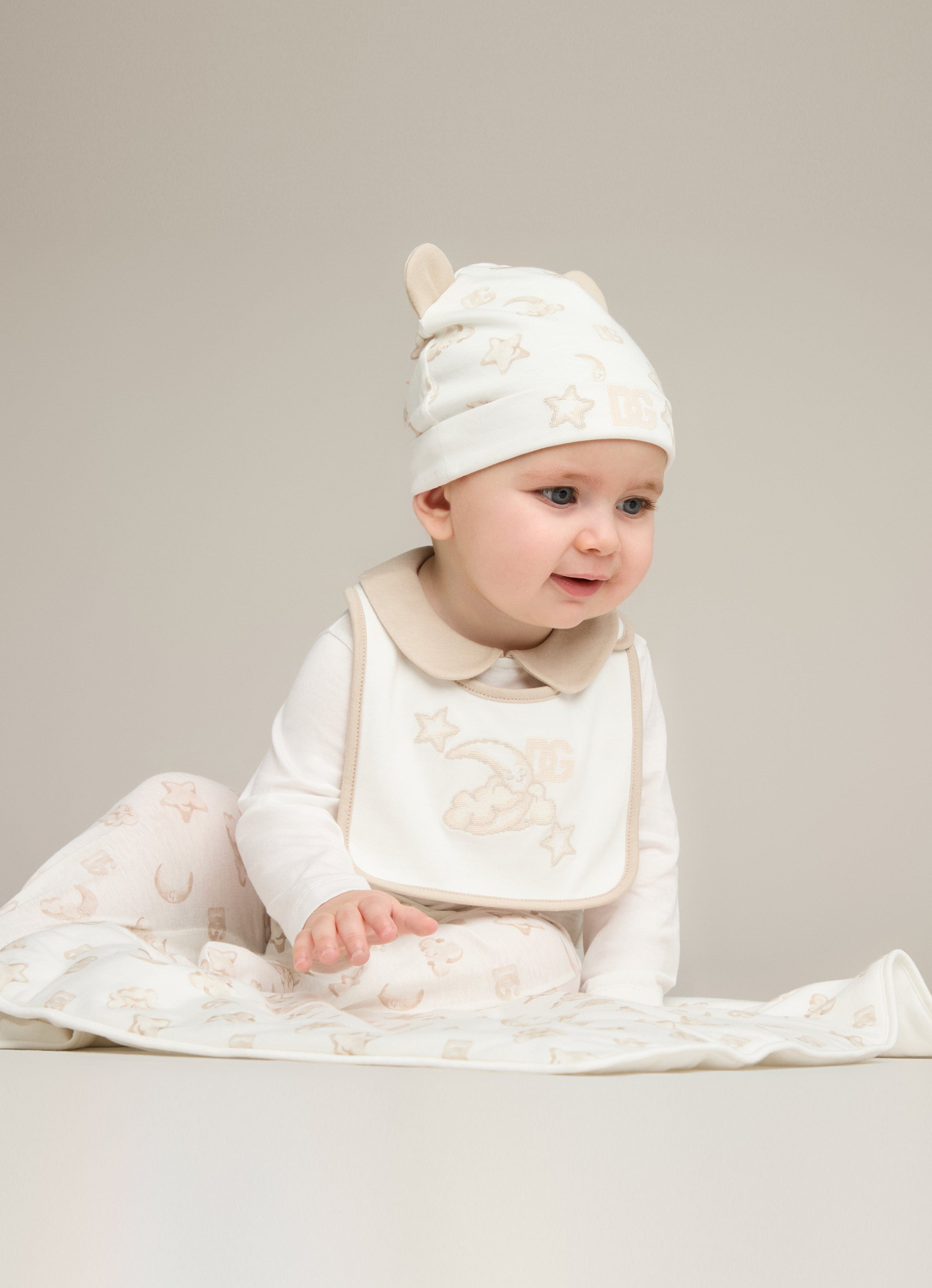 Adorable Ivory Babygrow Set with Embroidered Logo - Soft Cotton Infant Bodysuit & Romper for Newborns, Photo Shoots & Daily Wear