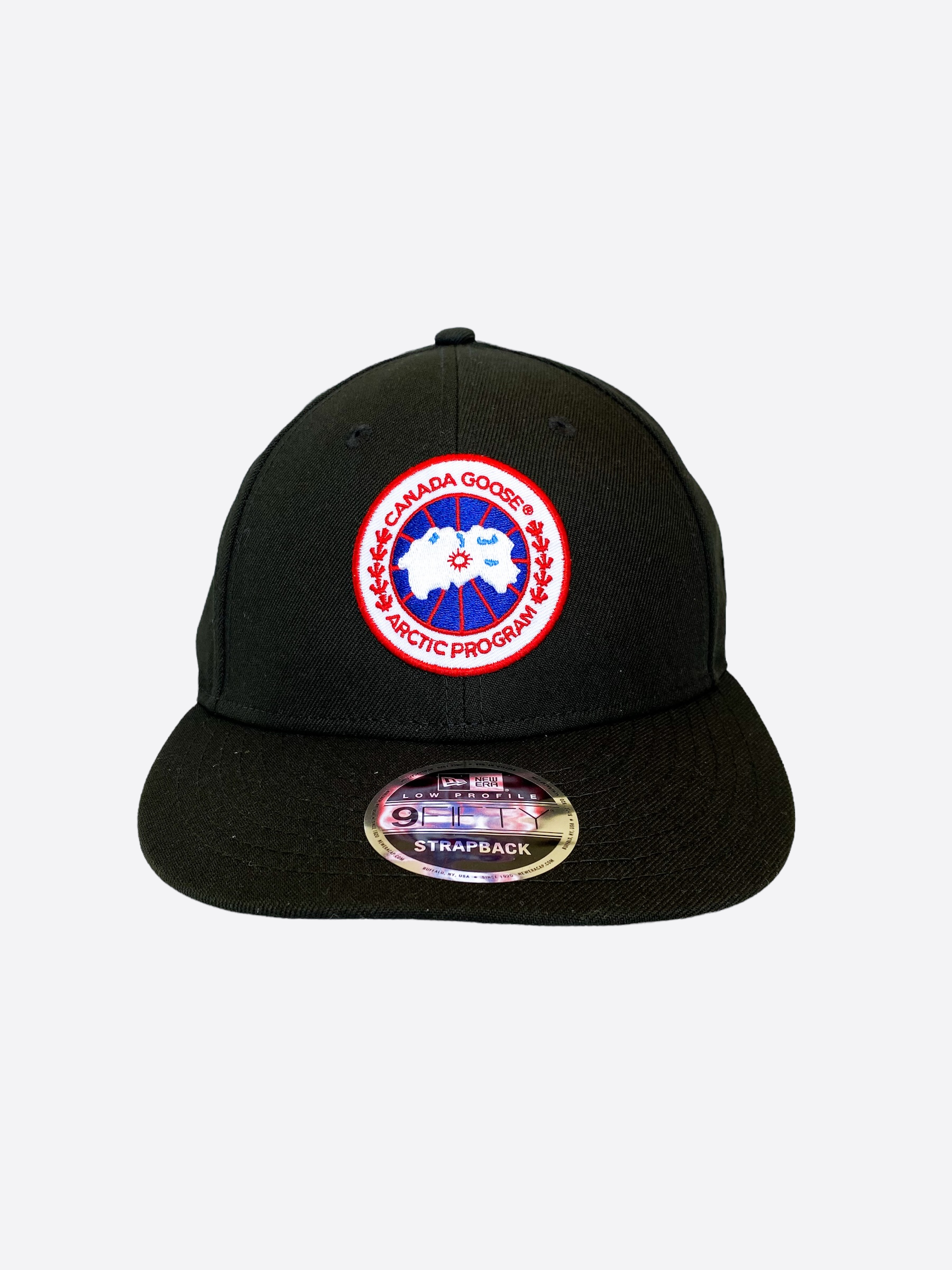 Canada Goose Black Classic Disc Men's Winter Hat - Warm Fleece Lined Beanie for Cold Weather Outdoor Activities