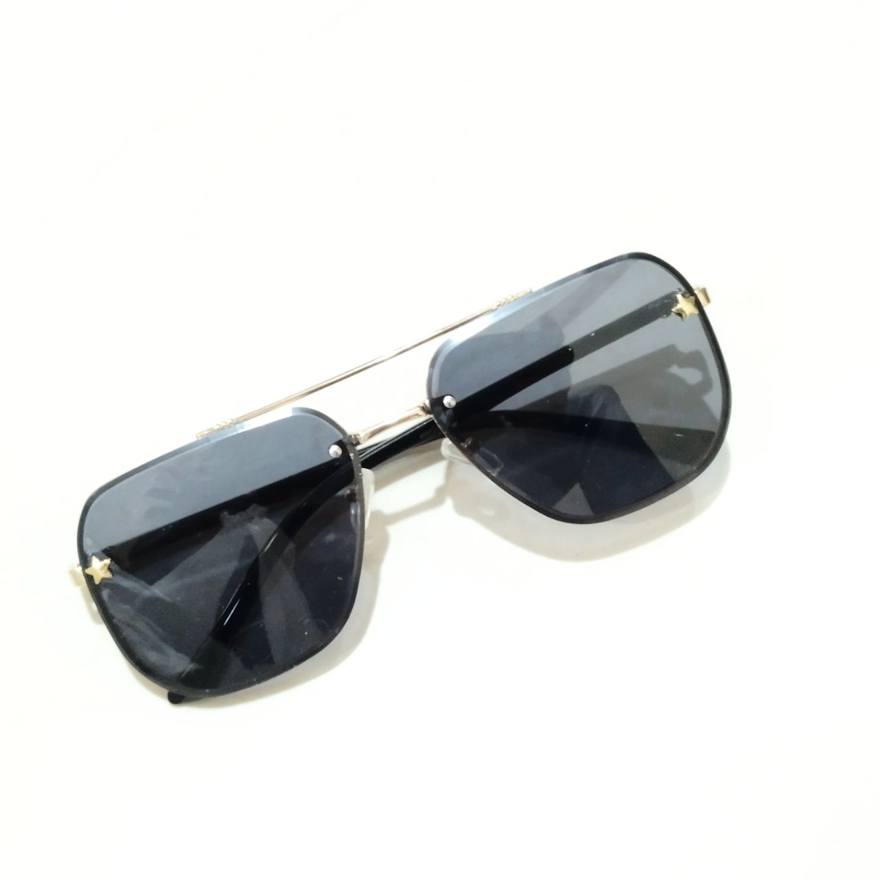 Stylish Black Gold Square Pilot Sunglasses for Men & Women - UV Protection Aviator Shades for Driving, Travel & Outdoor Activities