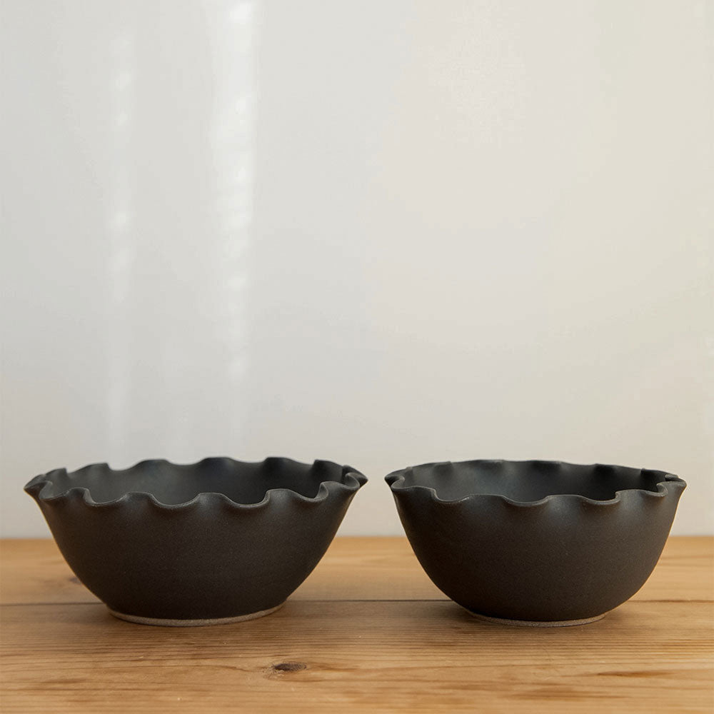 Premium Black Ceramic Wave Bowl - Elegant Serving Dish for Salads, Snacks & Desserts - Perfect for Dinner Parties & Home Decor