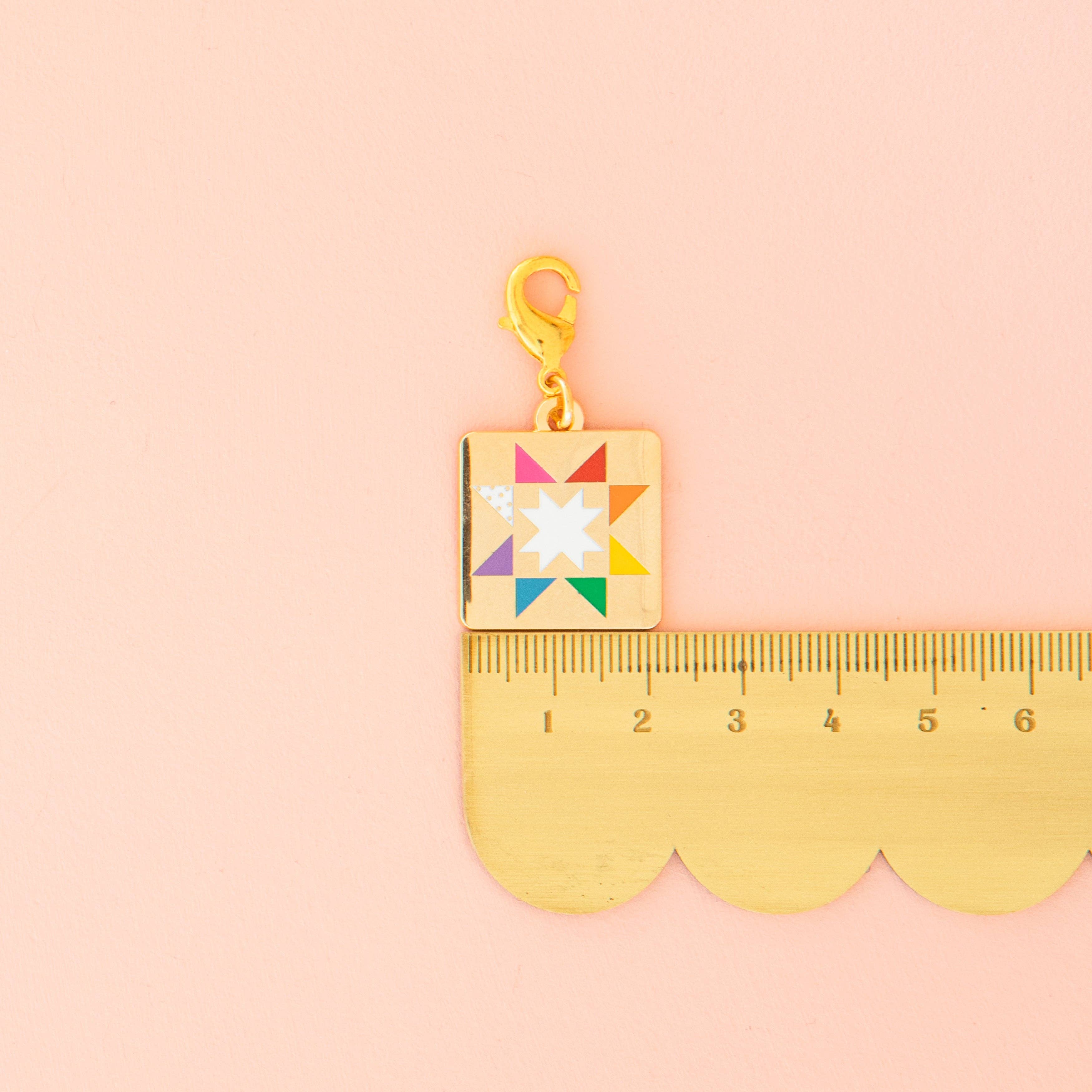 Quilt Star Removable Zipper Charm - Cute Decorative Pull for Backpacks, Bags & Jackets - Perfect for School, Travel & Fashion Accessories