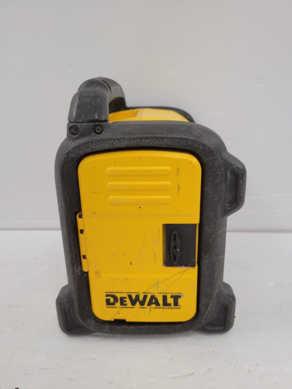 DEWALT DCR018 Jobsite Radio with Bluetooth - Portable Worksite Speaker for Construction, Outdoor & Garage Use