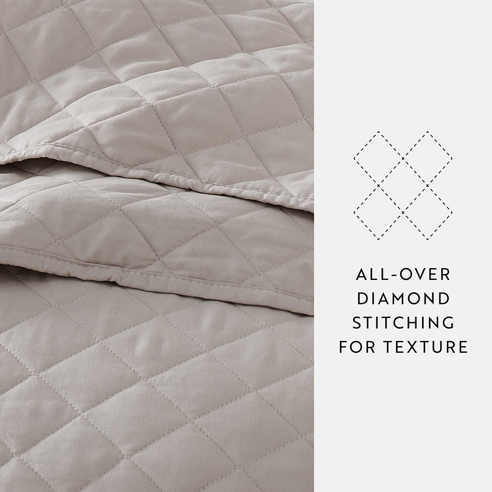 3 Piece Diamond Stitch Quilted Coverlet Set - Queen Size Bedspread with Matching Pillow Shams - Luxury Soft Microfiber Bedding for Cozy Bedroom Decor (Perfect for Master Bedroom, Guest Room & Dorm)