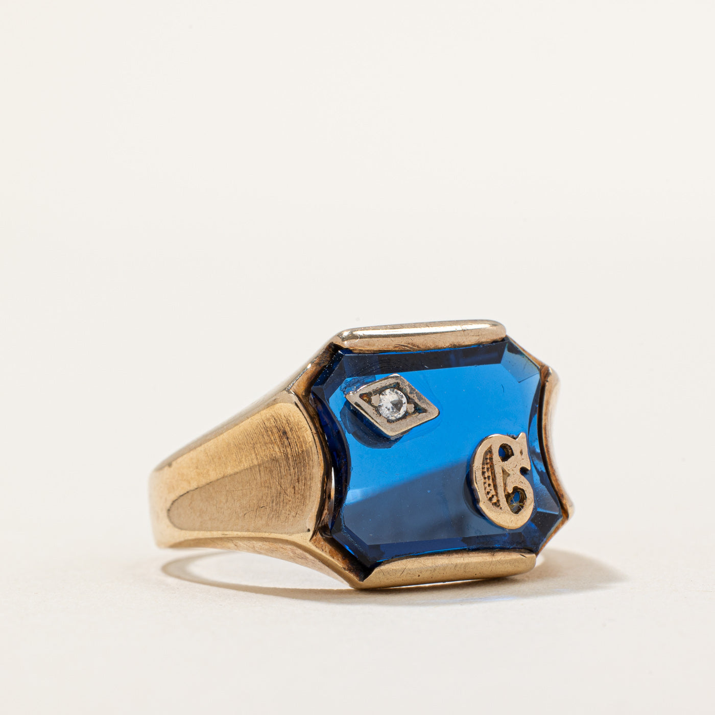 Blue & White Synthetic Spinel 'G' Signet Ring - 7.00ctw - Size 10 - Elegant Statement Jewelry for Men & Women - Perfect for Weddings, Anniversaries & Special Occasions