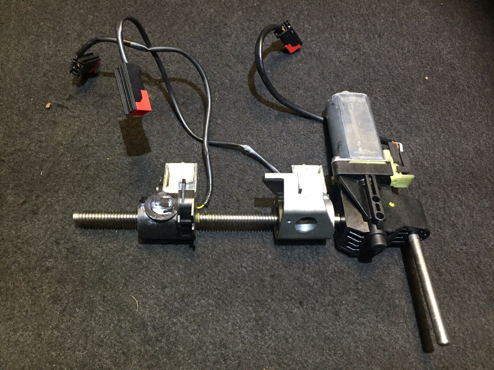 2004-2009 Jaguar XJ8 Steering Column Tilt Motor OEM Replacement - Perfect for Smooth Adjustments While Driving