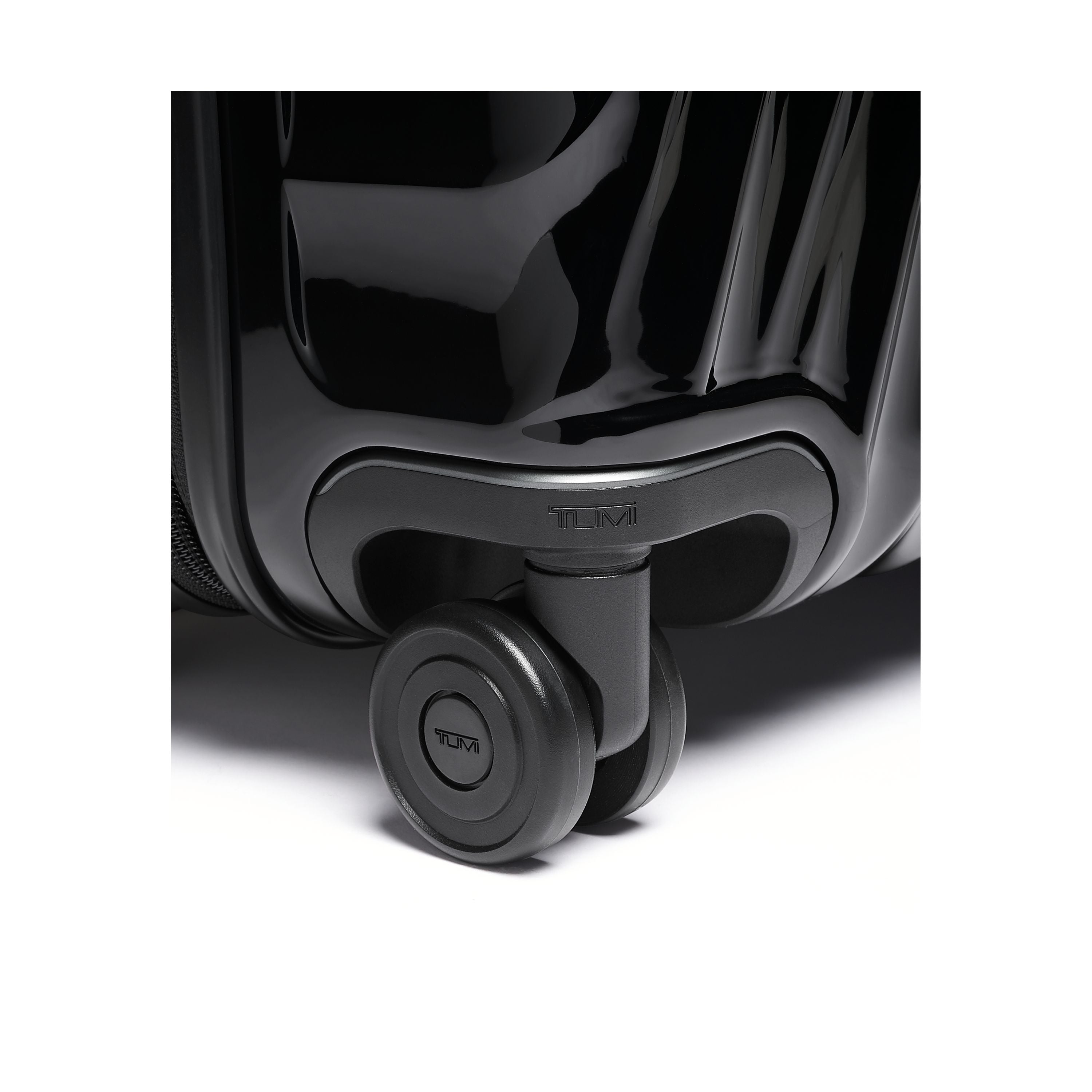 Tumi 19 Degree International Expandable 4 Wheeled Carry On Luggage - Lightweight Spinner Suitcase for Business Travel & Weekend Getaways