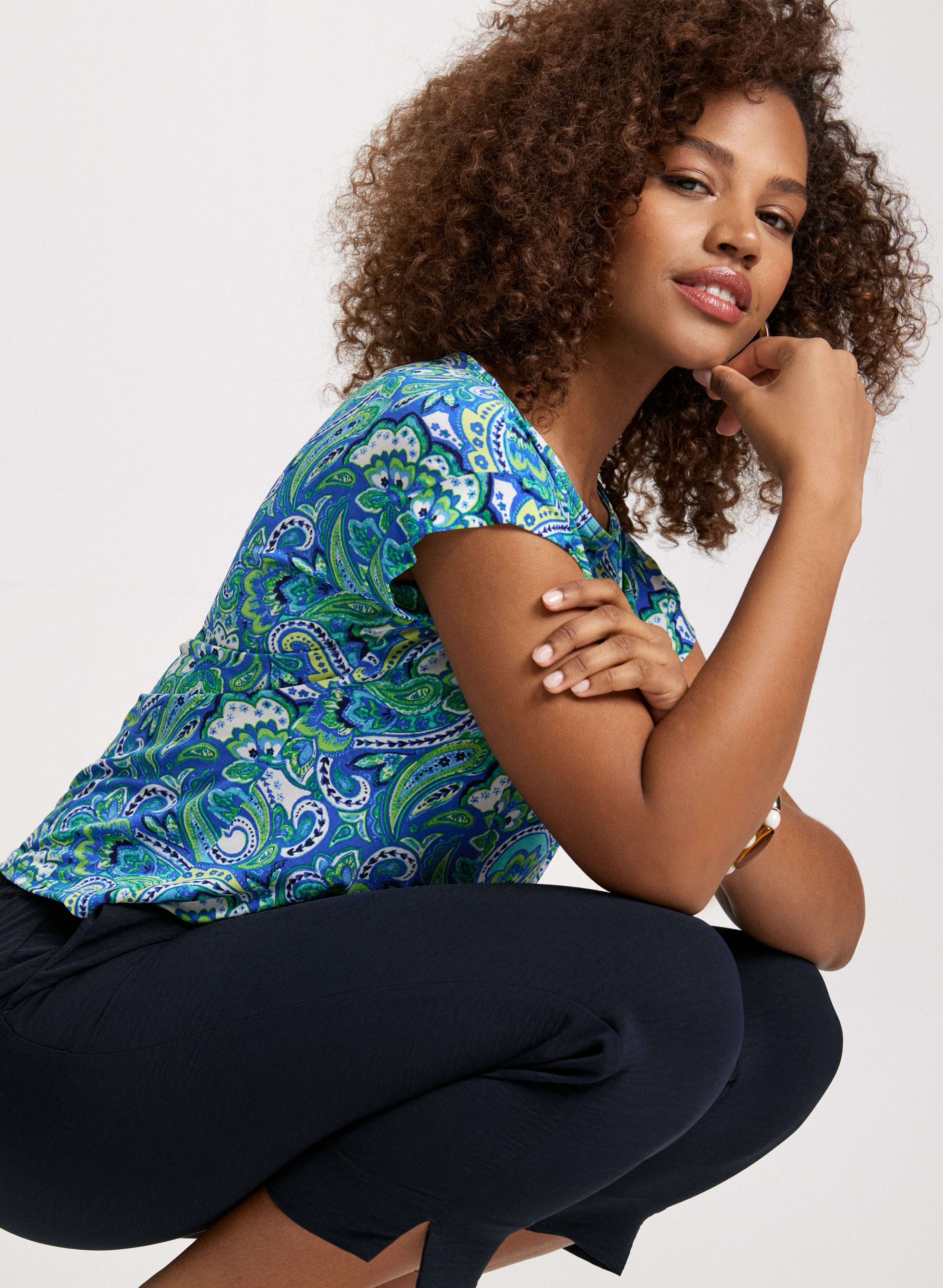Women's Cuffed Sleeve Paisley Print Blouse - Floral Boho Chic Tunic Top for Casual Wear & Date Night Outfits