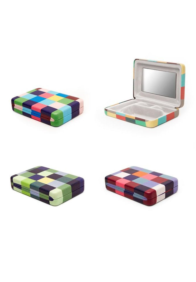 Kikkerland Plaid Travel Jewelry Organizer Case - Perfect for Necklaces, Rings & Earrings on Vacation, Business Trips & Weekend Getaways