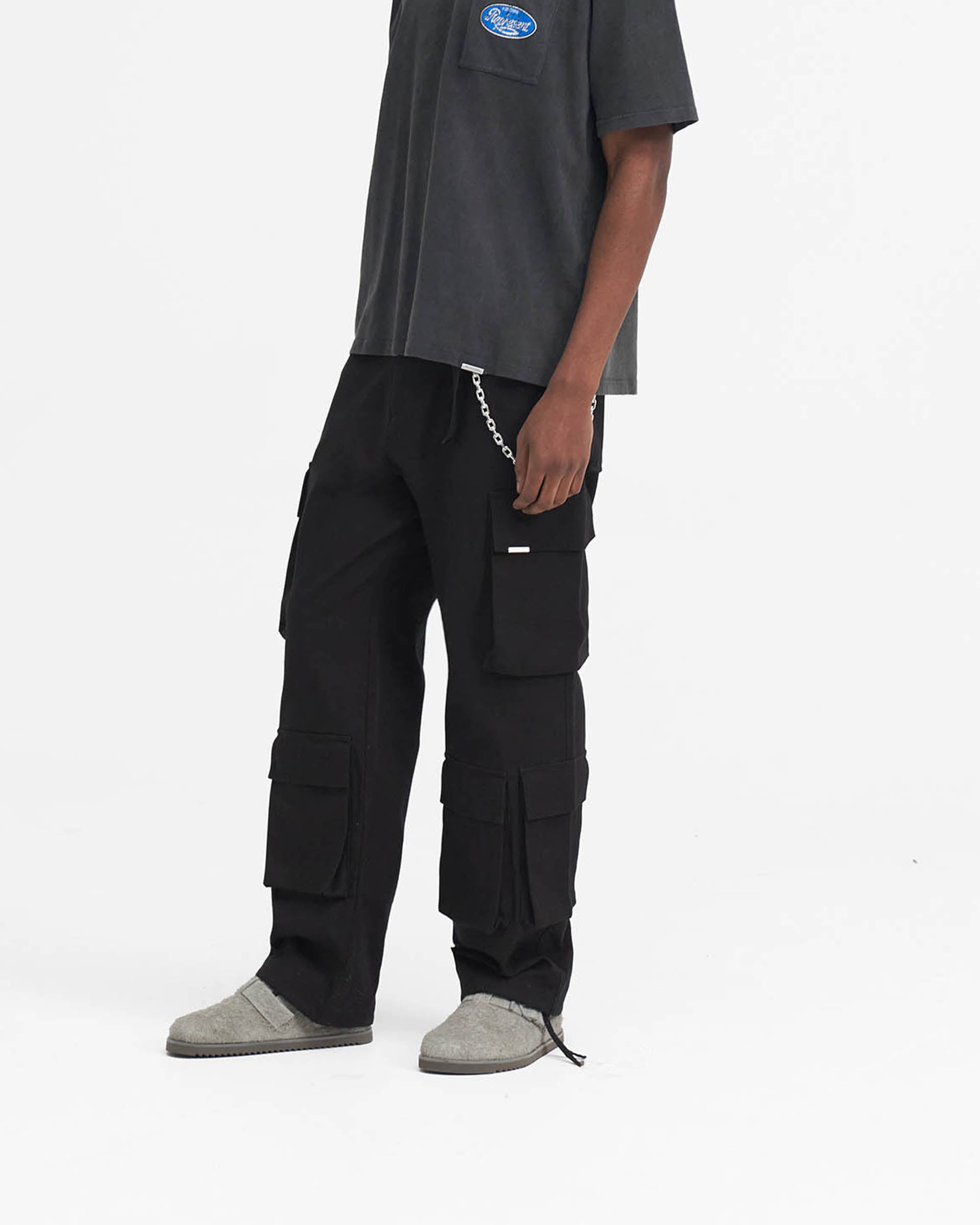 Stylish Black Baggy Cargo Pants for Men & Women - Trendy Streetwear & Casual Wear - Perfect for Outdoor Activities, Travel & Everyday Fashion