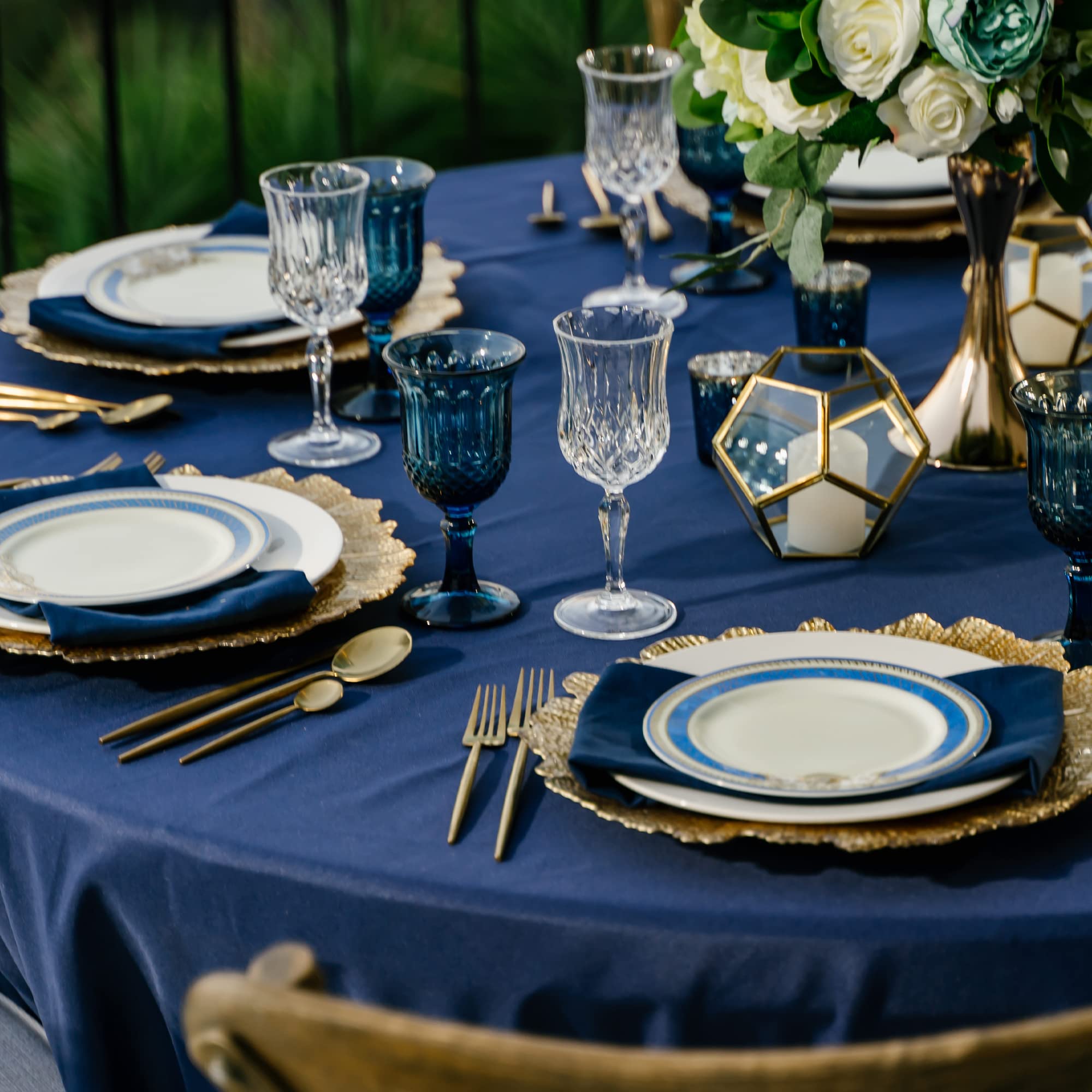 132-Inch Round Premium Polyester Tablecloth - Elegant Gold Table Cover for Birthdays, Weddings & Events, Machine Washable with Finished Hems | Perfect for Dining Tables, Banquet Halls & Home Decor