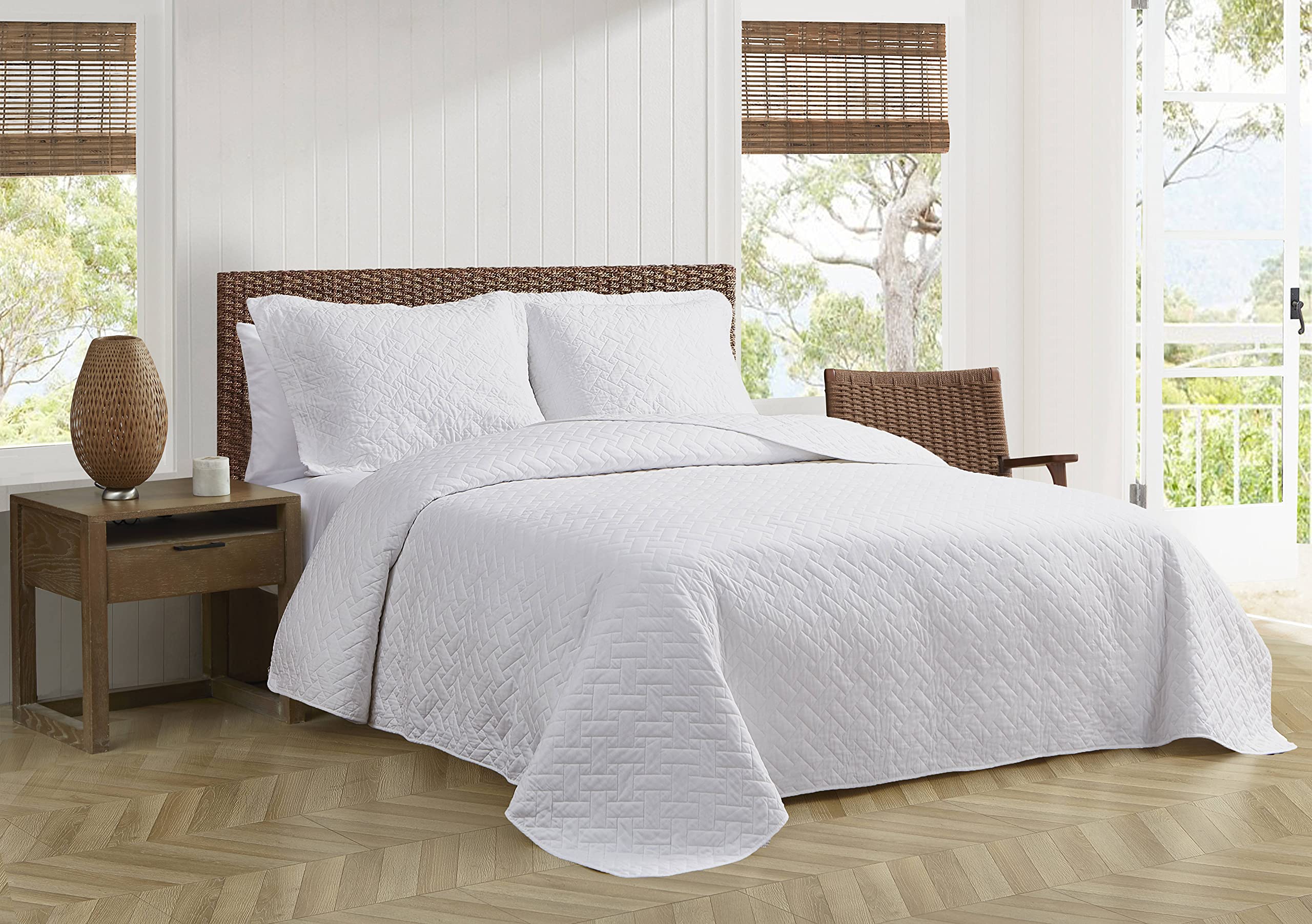 Tommy Bahama Queen Quilt Set - Soft All-Season Bedding with Matching Sham | Lightweight Chevron White Quilt for Queen Bed | Perfect for Bedroom Decor, Guest Rooms & Cozy Home Styling