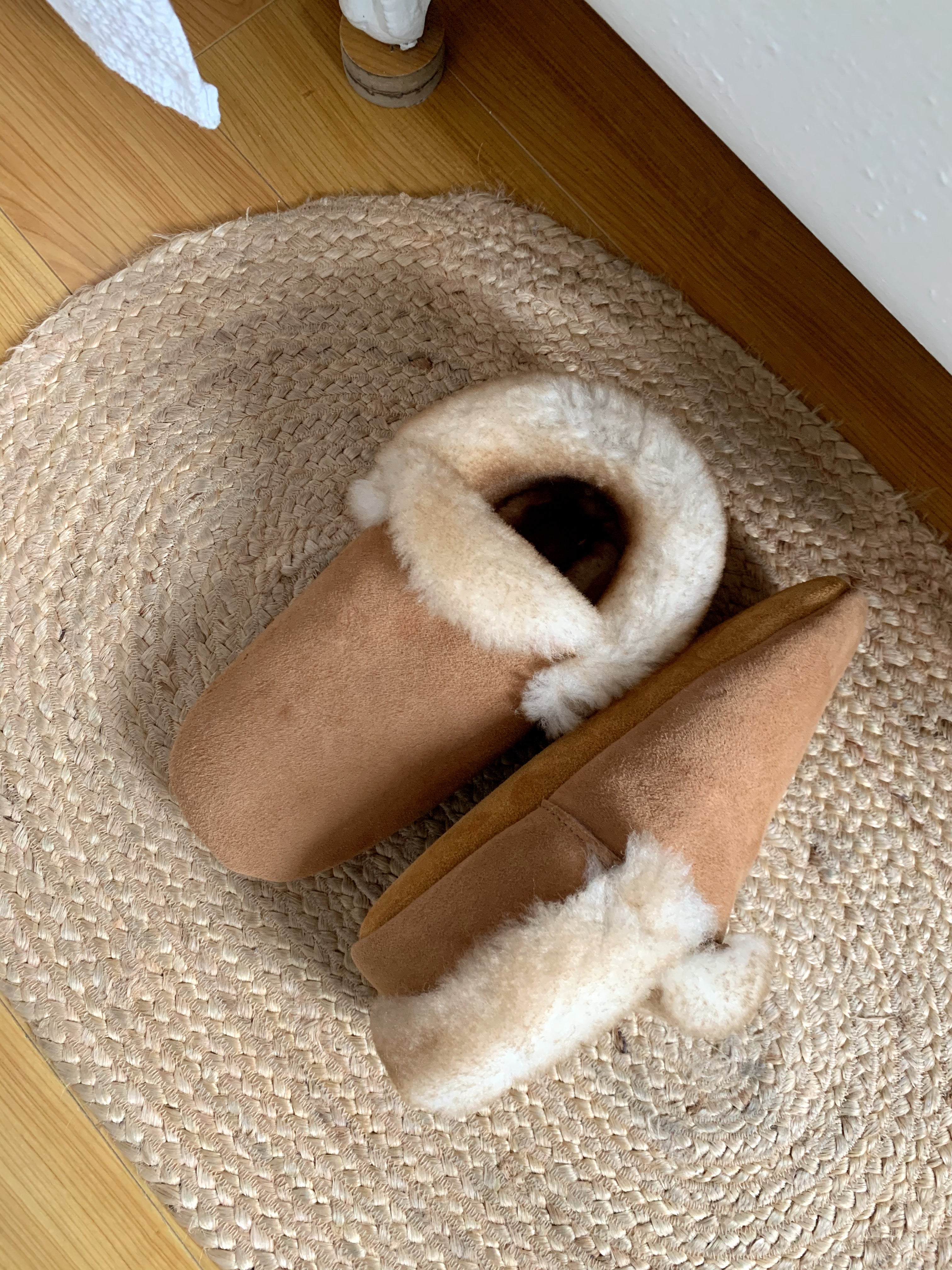 Cozy Sheepskin Pancake Slippers for Women & Men - Soft Indoor/Outdoor House Shoes - Perfect for Winter, Lounge & Home Comfort
