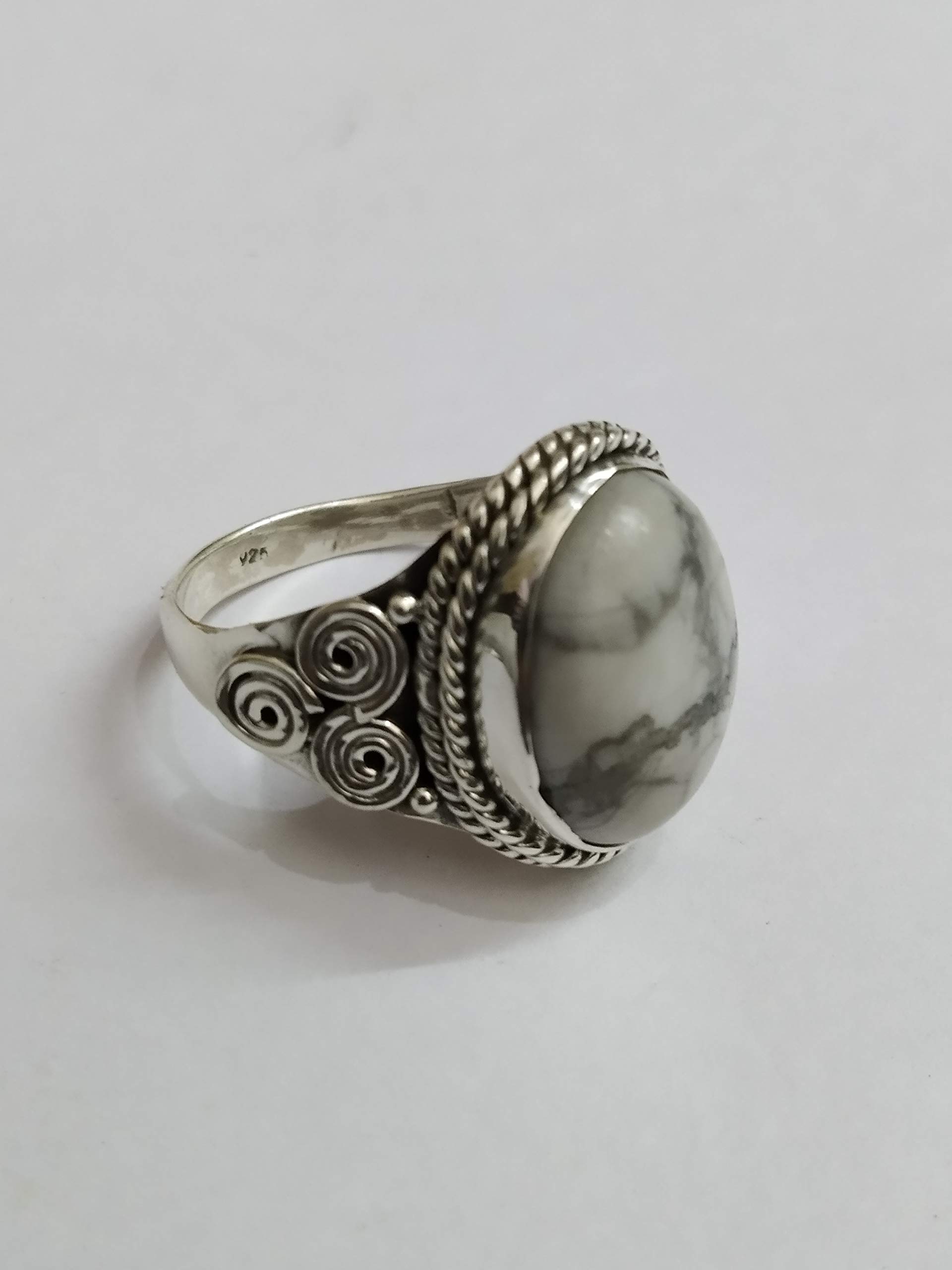 White Howlite Ring - Sterling Silver Bohemian Jewelry with Turquoise Howlite, Promise & Buffalo Ring - Vintage Style Healing Crystal Gypsy Ring for Bridesmaids Gift & Spiritual Healing | Perfect for Boho Fashion, Meditation & Special Occasions