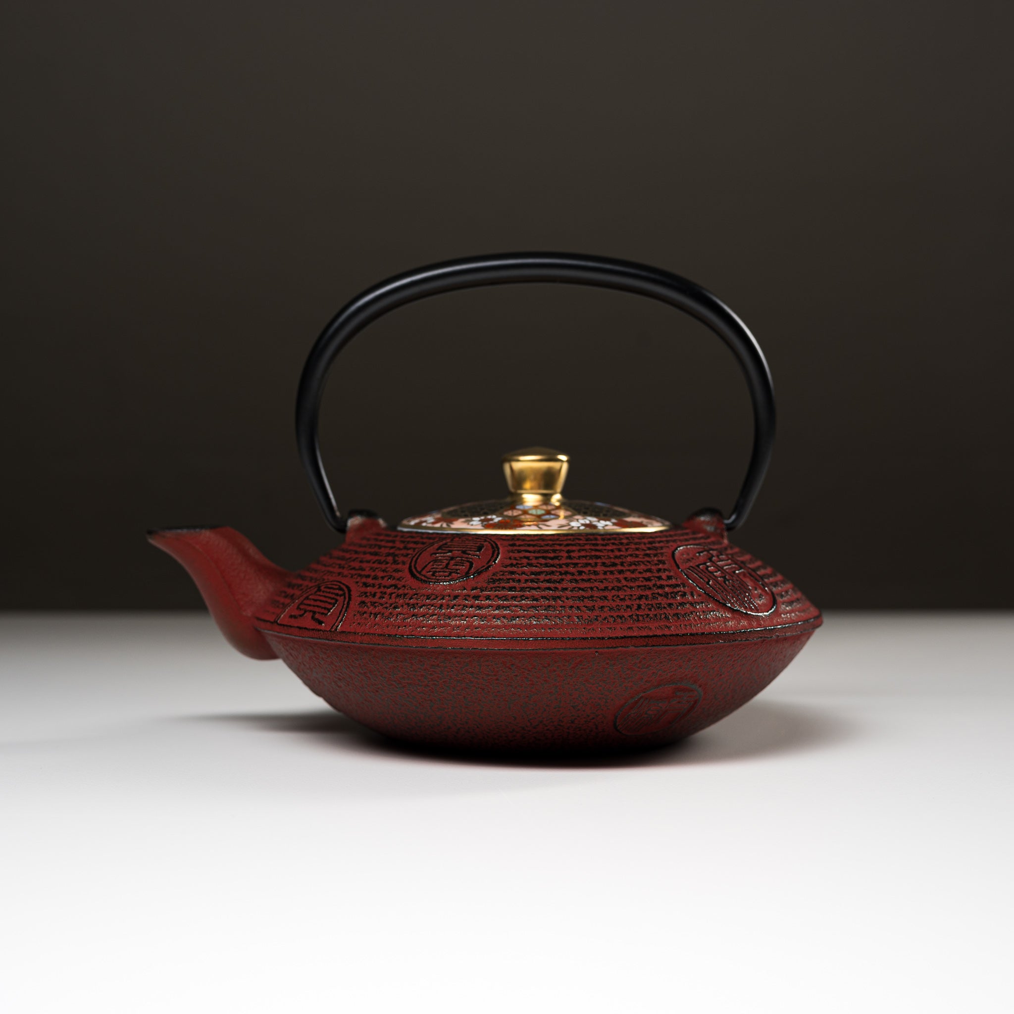 Authentic Japanese Kyo Kiyomizu Ware Cast Iron Teapot - 410ml Red Komon Pattern, Premium Nambu Ironware for Tea Brewing | Perfect for Home, Office & Traditional Tea Ceremonies