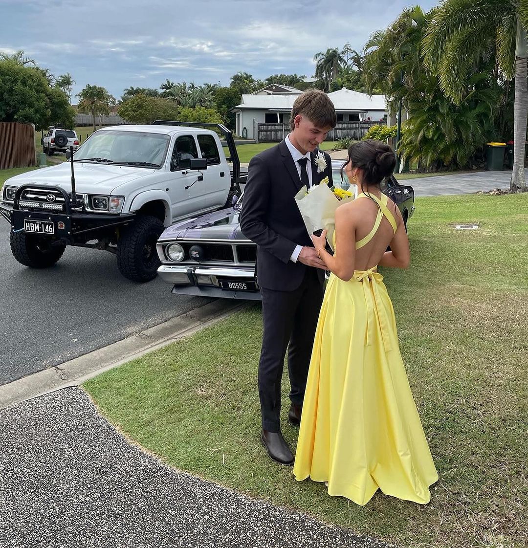 Elegant Deep V-Neck Yellow A-Line Long Prom Dress with High Slit - Perfect for Homecoming, Evening Gala & Formal Events (Style J3530)