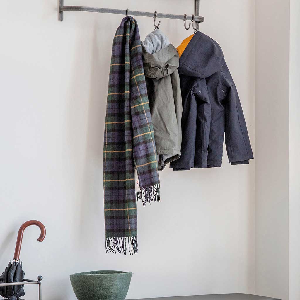 Farringdon Luggage Rack - Heavy Duty Metal Suitcase Stand for Travel & Storage | Perfect for Hotels, Bedrooms & Entryways