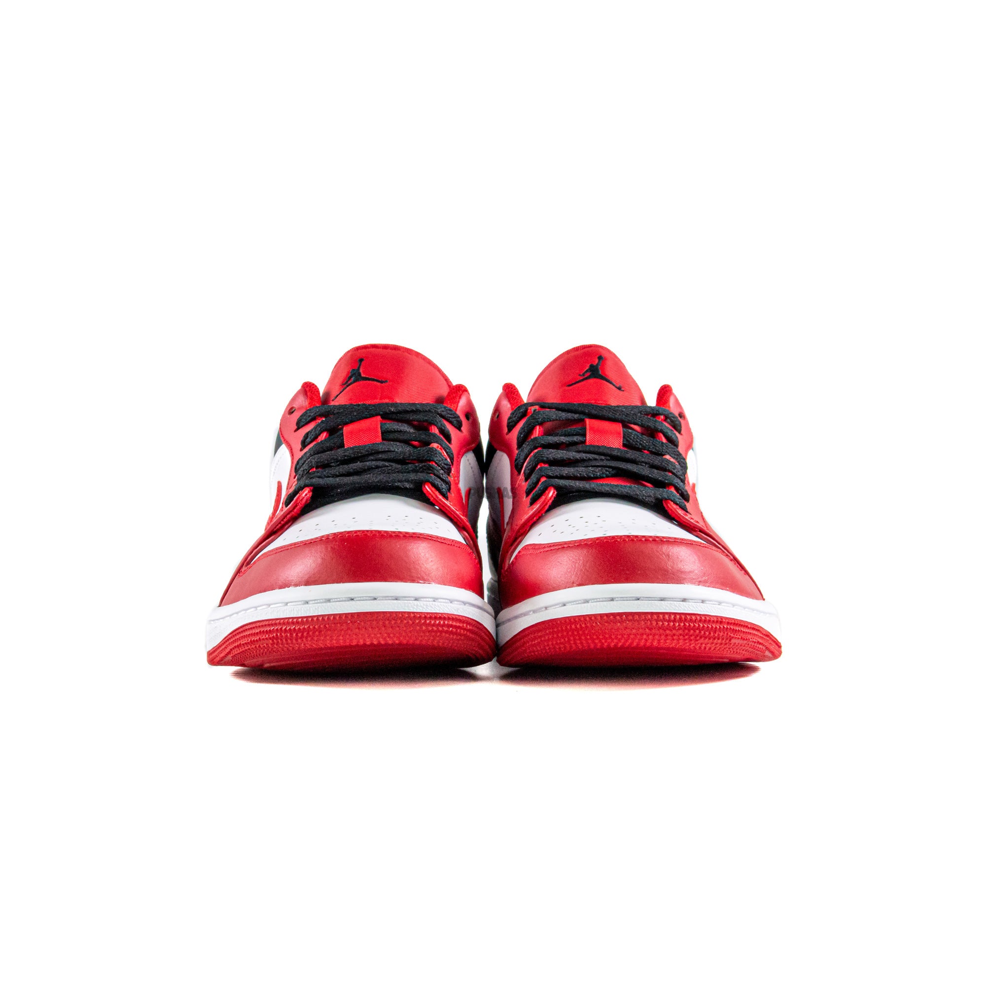 Air Jordan 1 Low 'Bulls' Basketball Shoes 2022 Edition - Men's Retro Sneakers for Casual Wear & Street Style