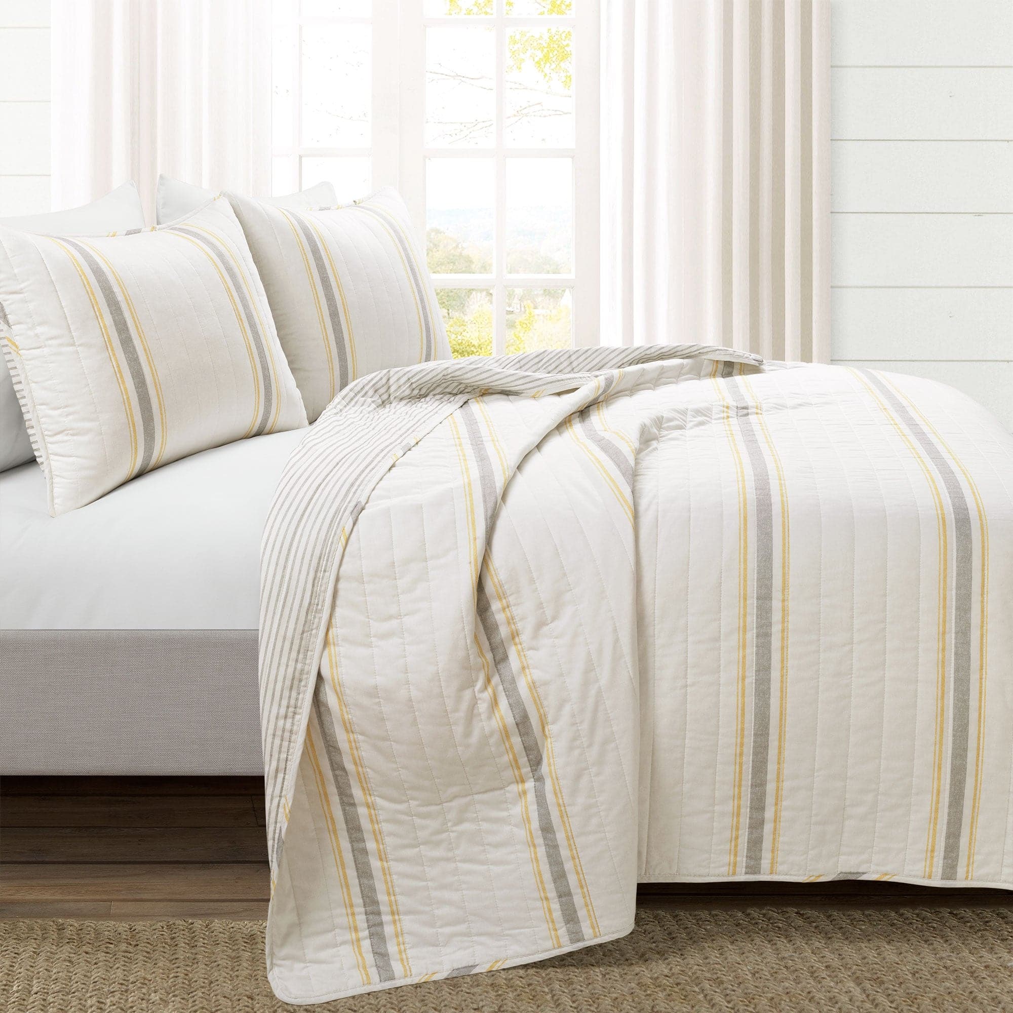 Farmhouse Stripe Reversible Cotton Quilt Set - Queen Size Bedding with Matching Pillow Shams - Soft & Breathable Comforter for Cozy Bedroom Decor - Perfect for Guest Rooms, Master Bedrooms & Airbnb Stays