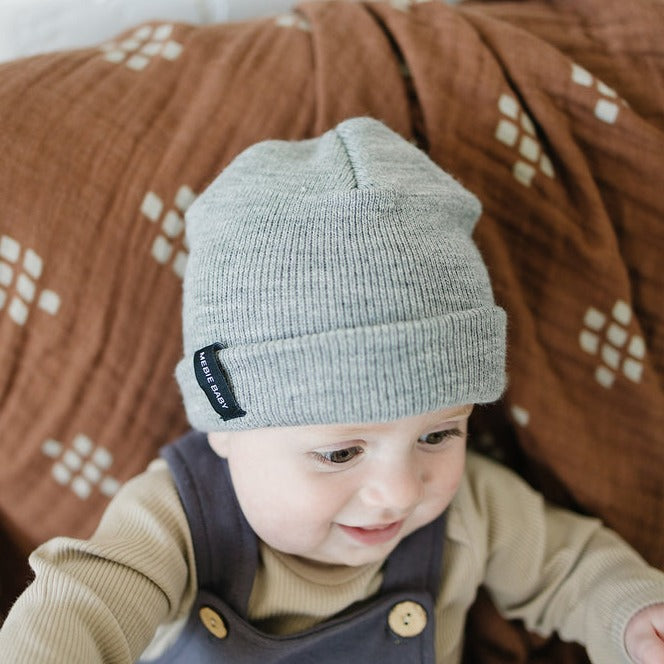 Light Grey Beanie - Soft & Warm Winter Hat for Men & Women - Perfect for Skiing, Hiking & Outdoor Activities