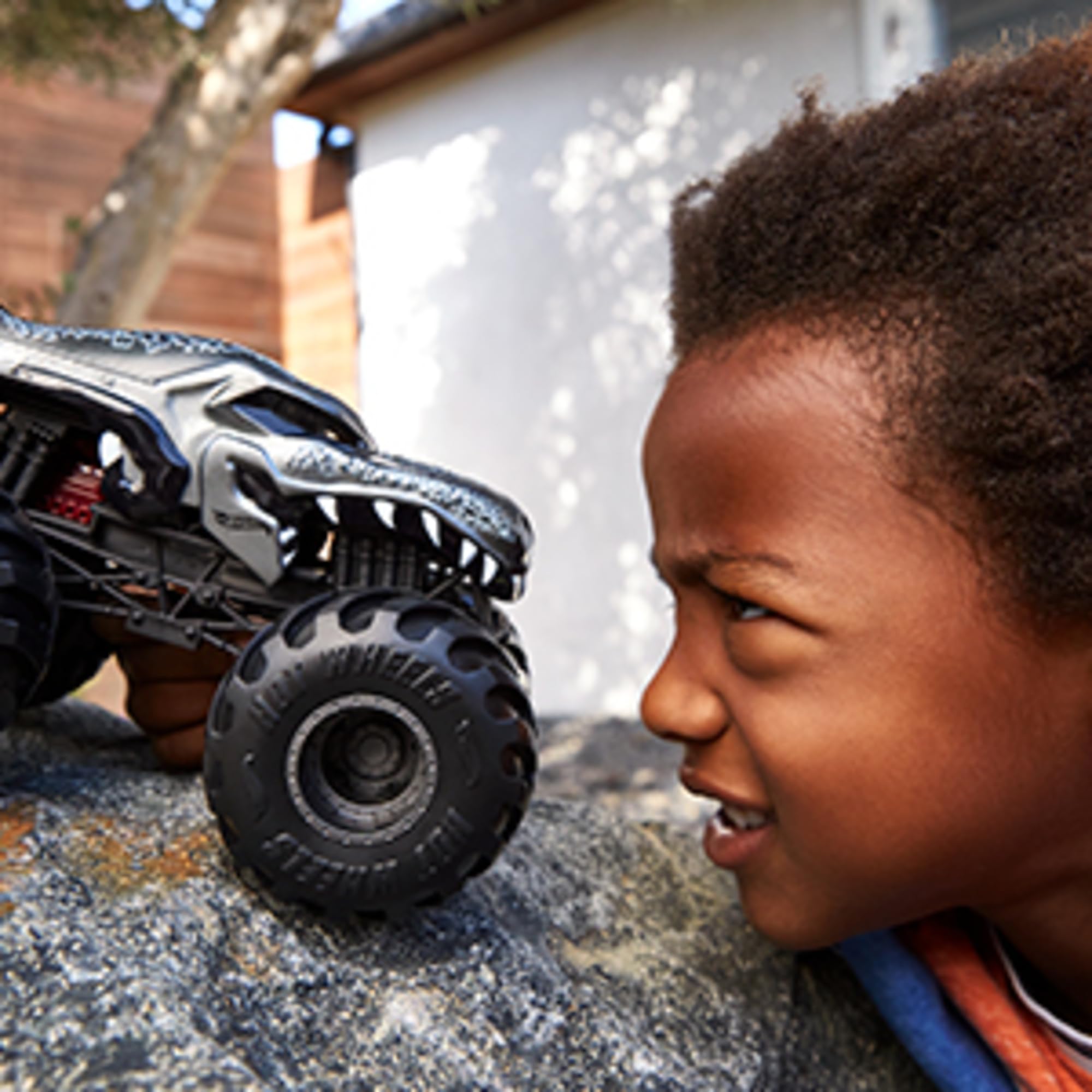 Hot Wheels Oversized Monster Truck Iron Man 2022 - Large Scale Die-Cast Vehicle Toy for Kids & Collectors - Perfect for Playtime, Display & Marvel Superhero Fans