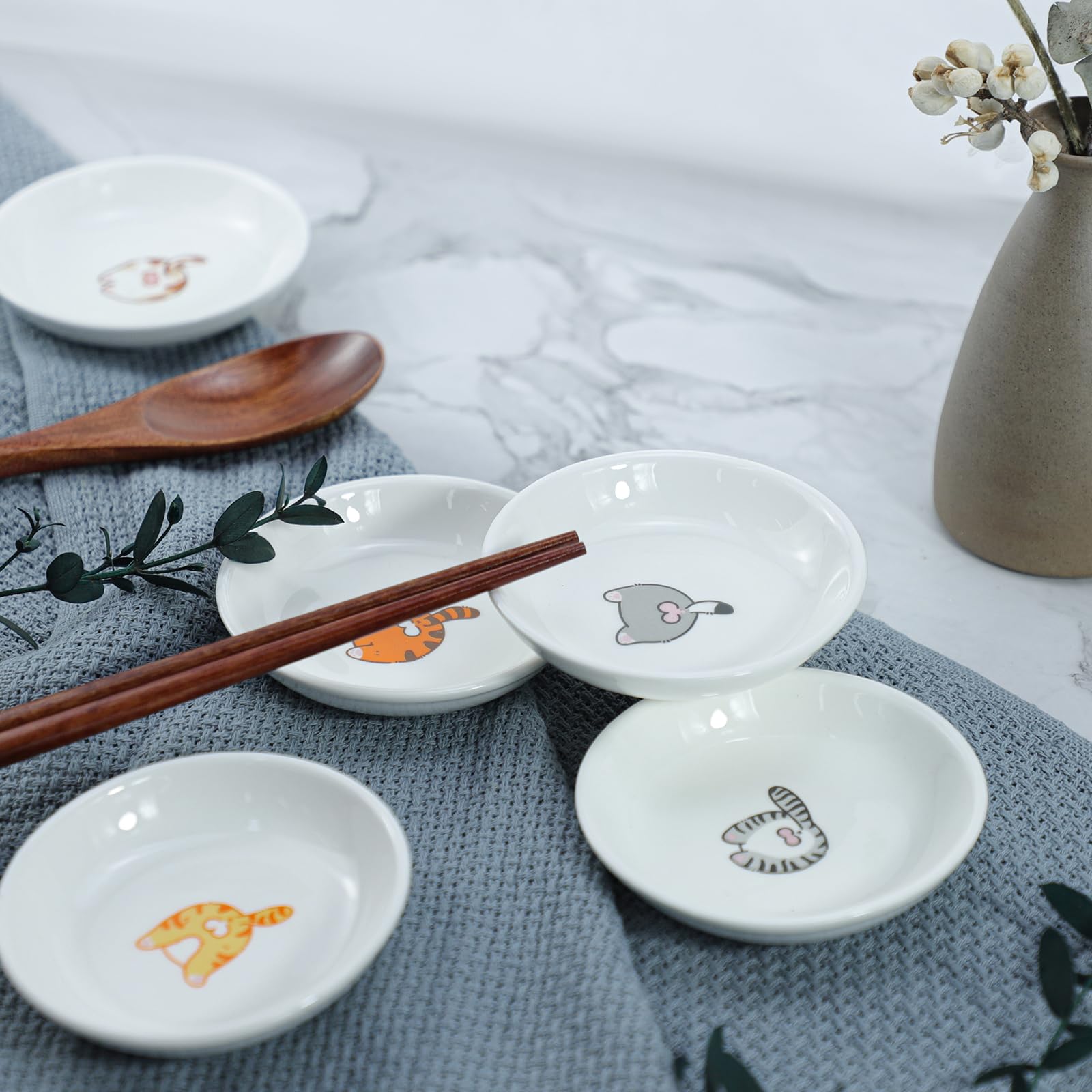 Funny Cartoon Cat Ceramic Sauce Dishes - Cute Cat Butt Sushi Soy Dipping Bowls & Appetizer Plates - Set of 6 Small Serving Dishes for Kitchen, Home Decor & Cat Feeding | Perfect for Sushi Parties, Asian Dining & Pet Lovers Gifts
