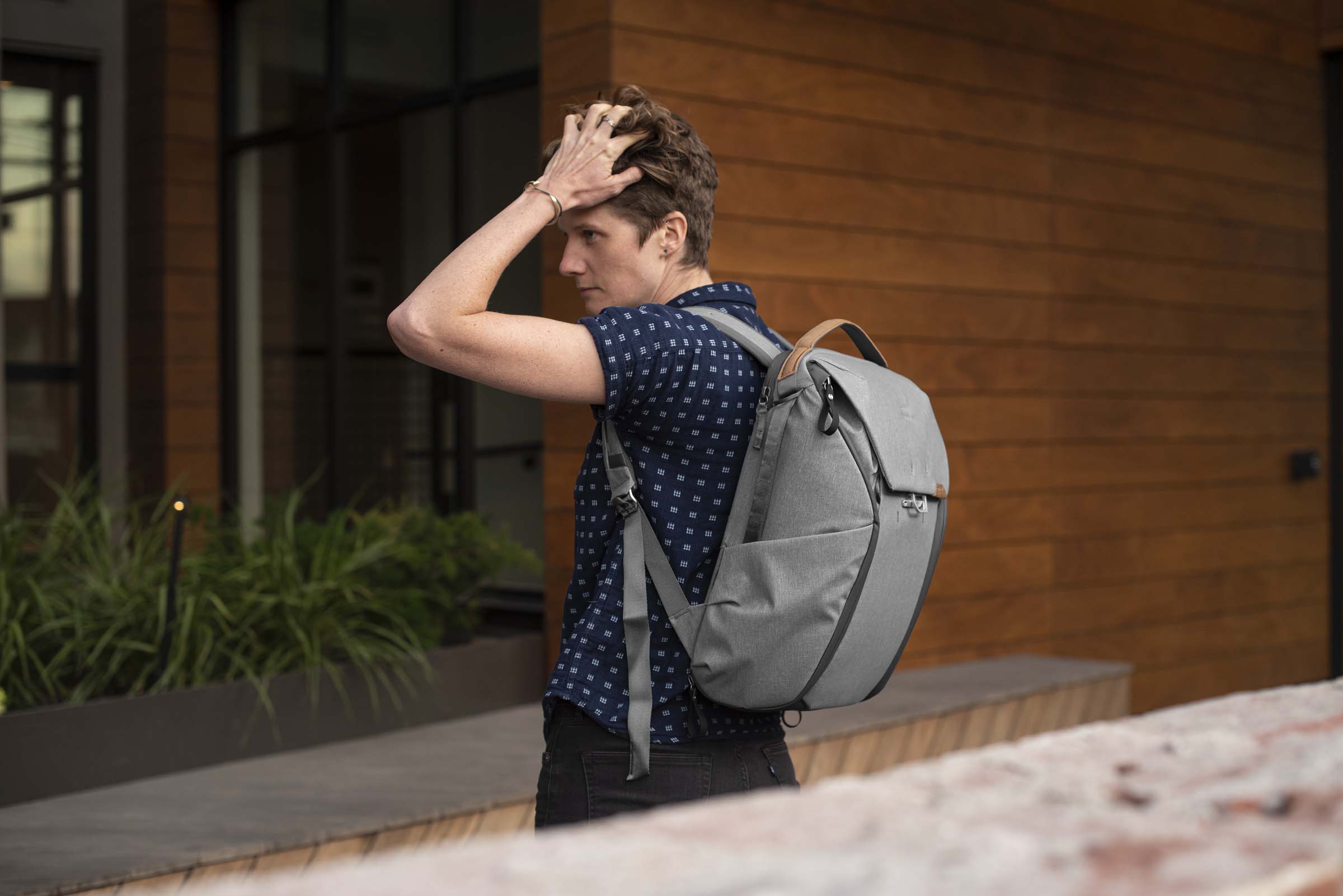 Peak Design Everyday Backpack 20L - Durable Camera & Travel Backpack for Photographers - Waterproof Laptop Bag with Customizable Storage - Perfect for Commuting, Hiking & Urban Adventures