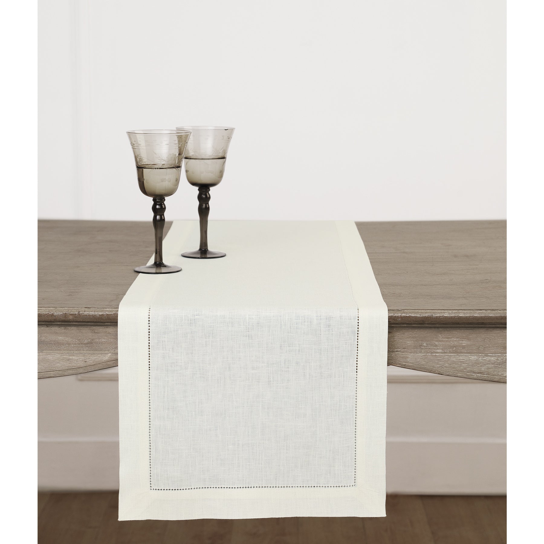 Elegant Classic Hemstitch Table Runner - Premium Linen Dining Decor for Weddings, Parties & Home Decor